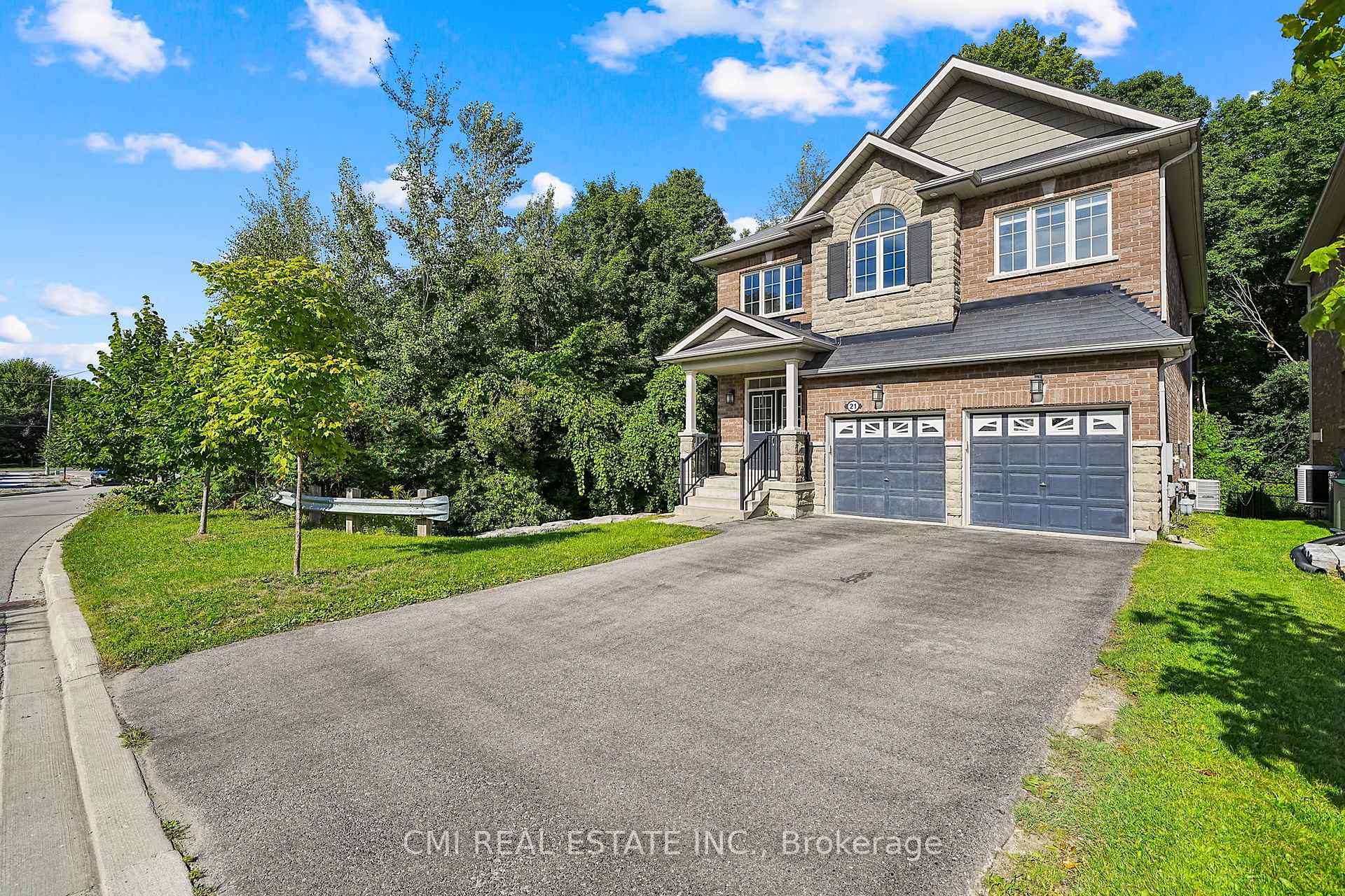 Photo 2 of 21 Scotia Road, Georgina, Sutton & Jackson's Point — HOMEH