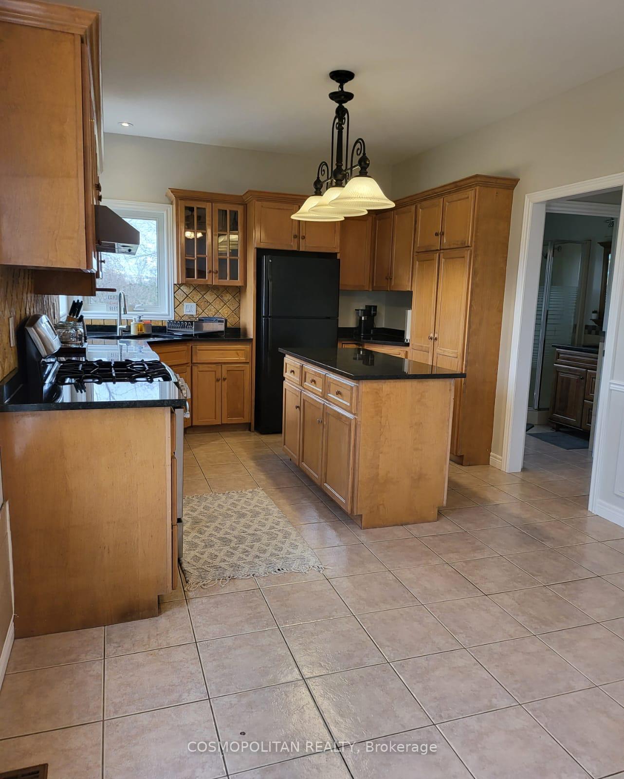 Photo 13 of 195 Woolverton Road, Grimsby, Grimsby Escarpment — HOMEH