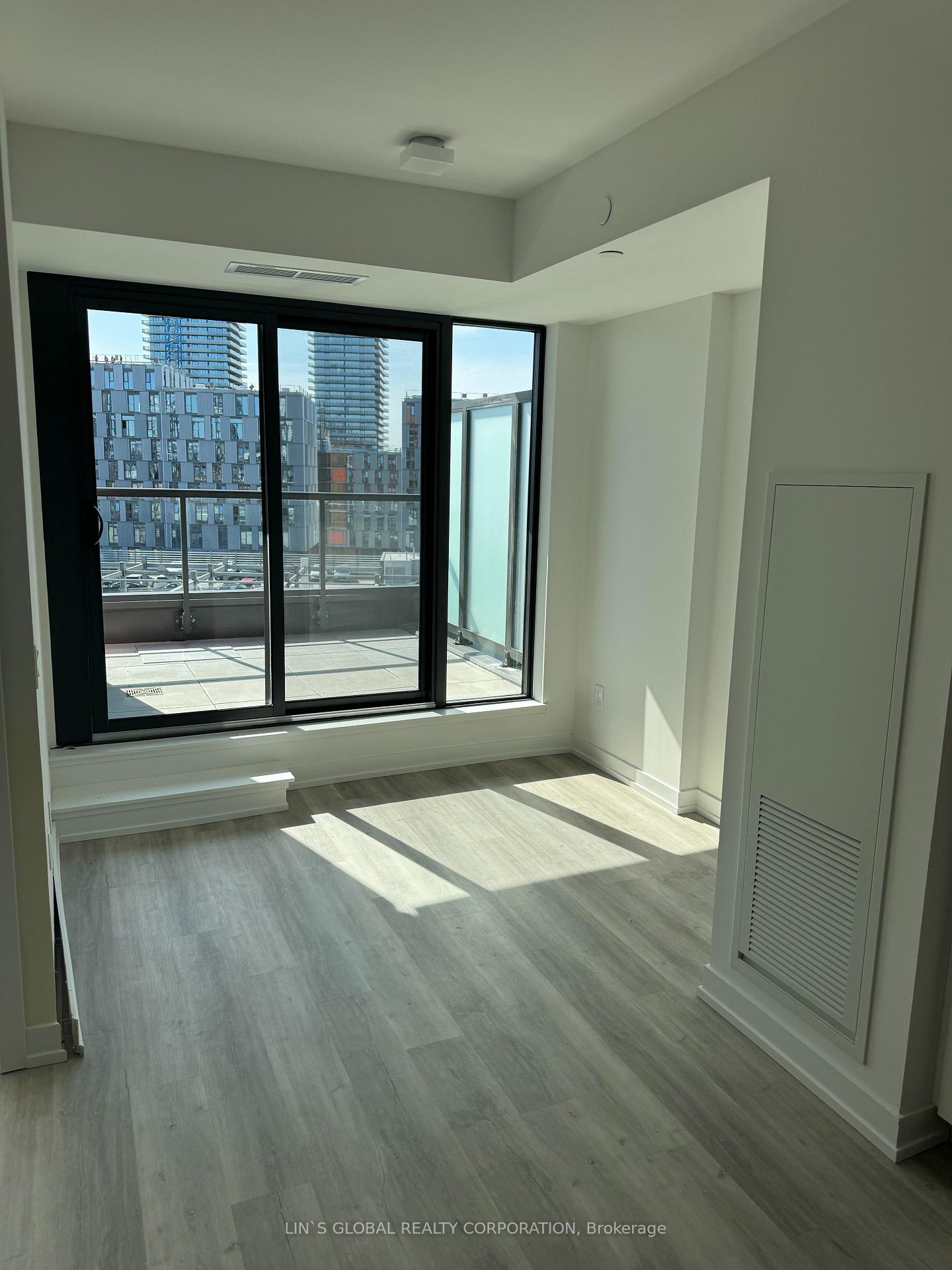Photo 5 of Unit 814, 28 Eastern Avenue, Toronto, Moss Park — HOMEH