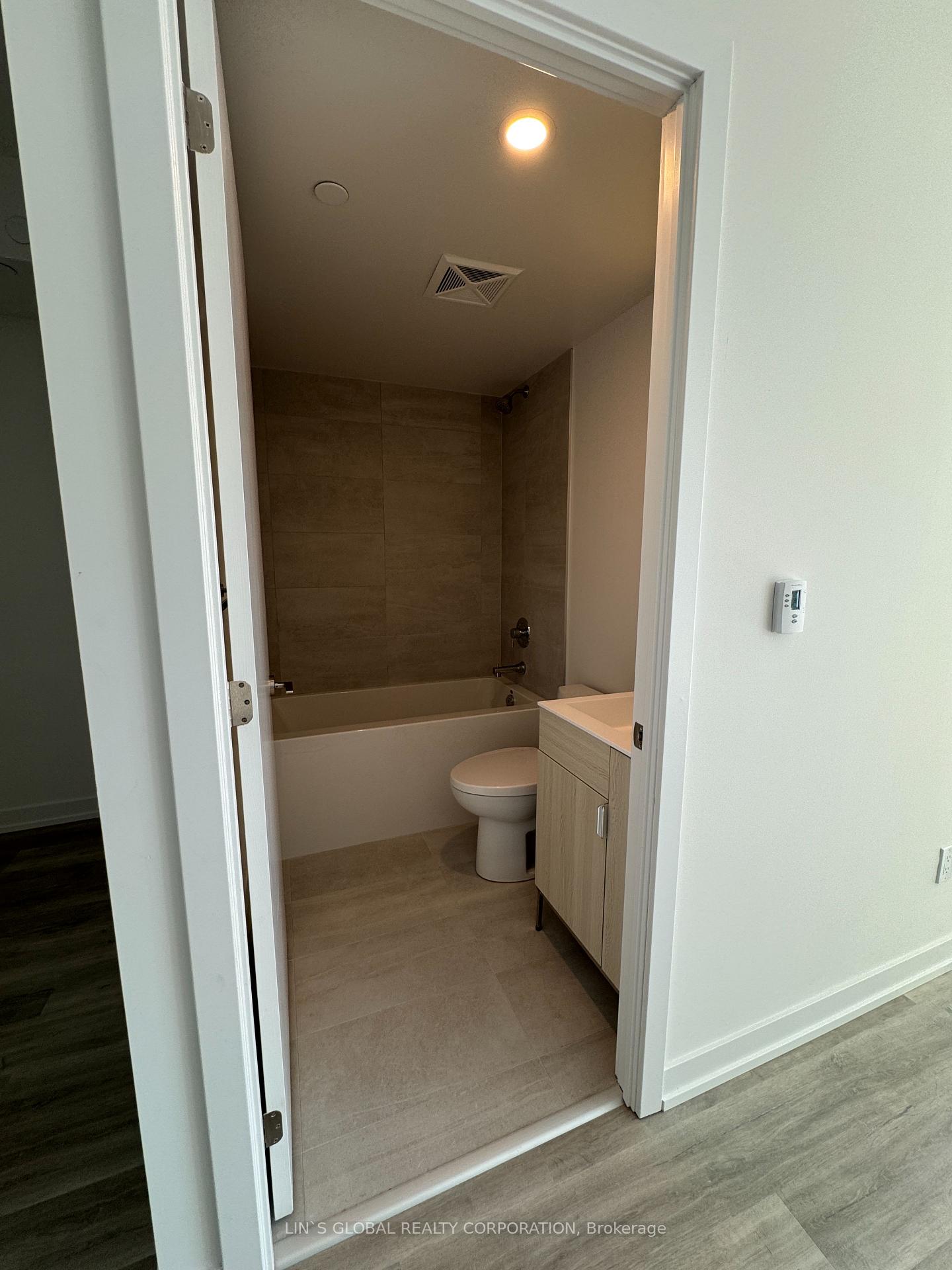Photo 8 of Unit 814, 28 Eastern Avenue, Toronto, Moss Park — HOMEH