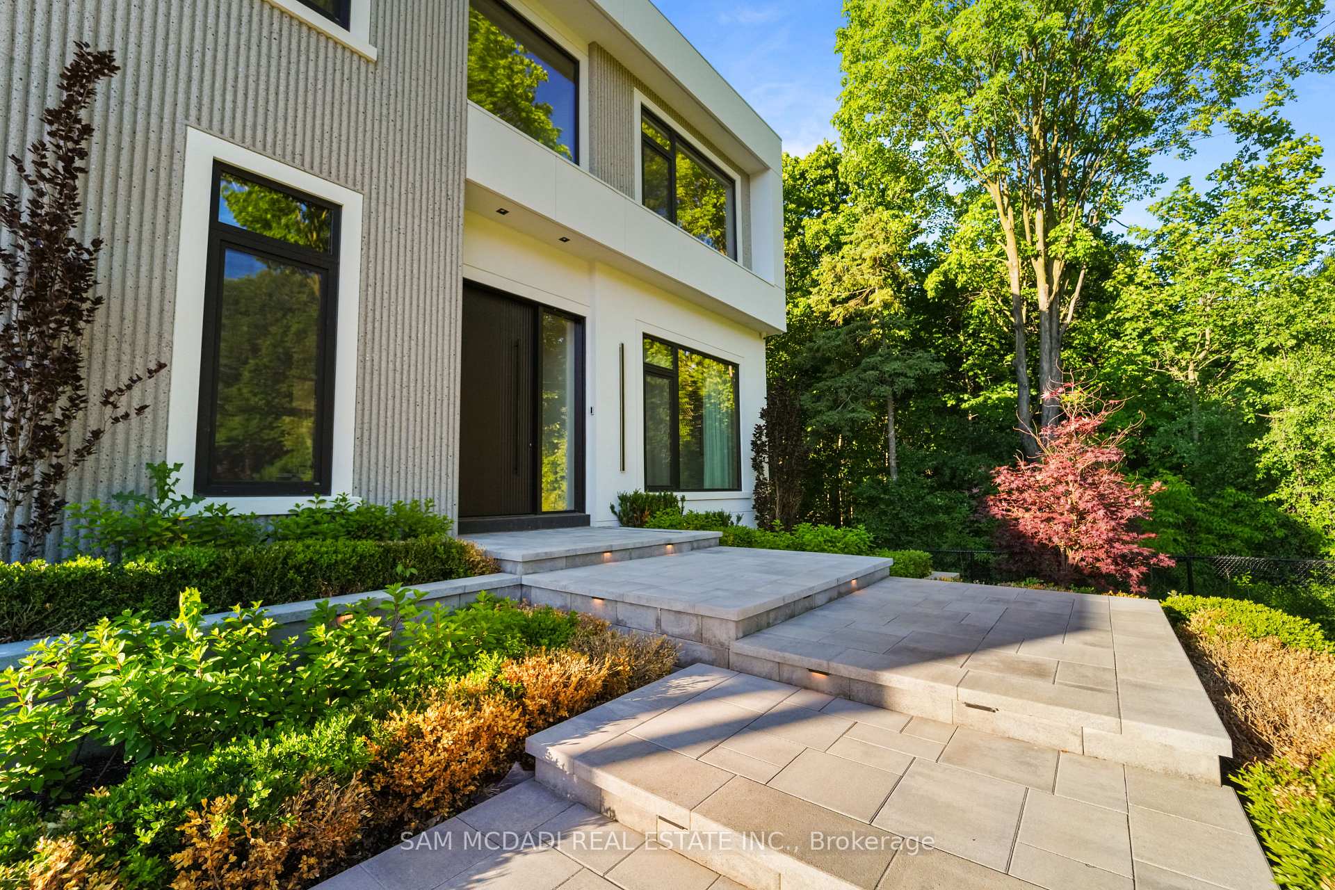Photo 2 of 10 Peter Morse Way, Vaughan, Crestwood-Springfarm-Yorkhill — HOMEH