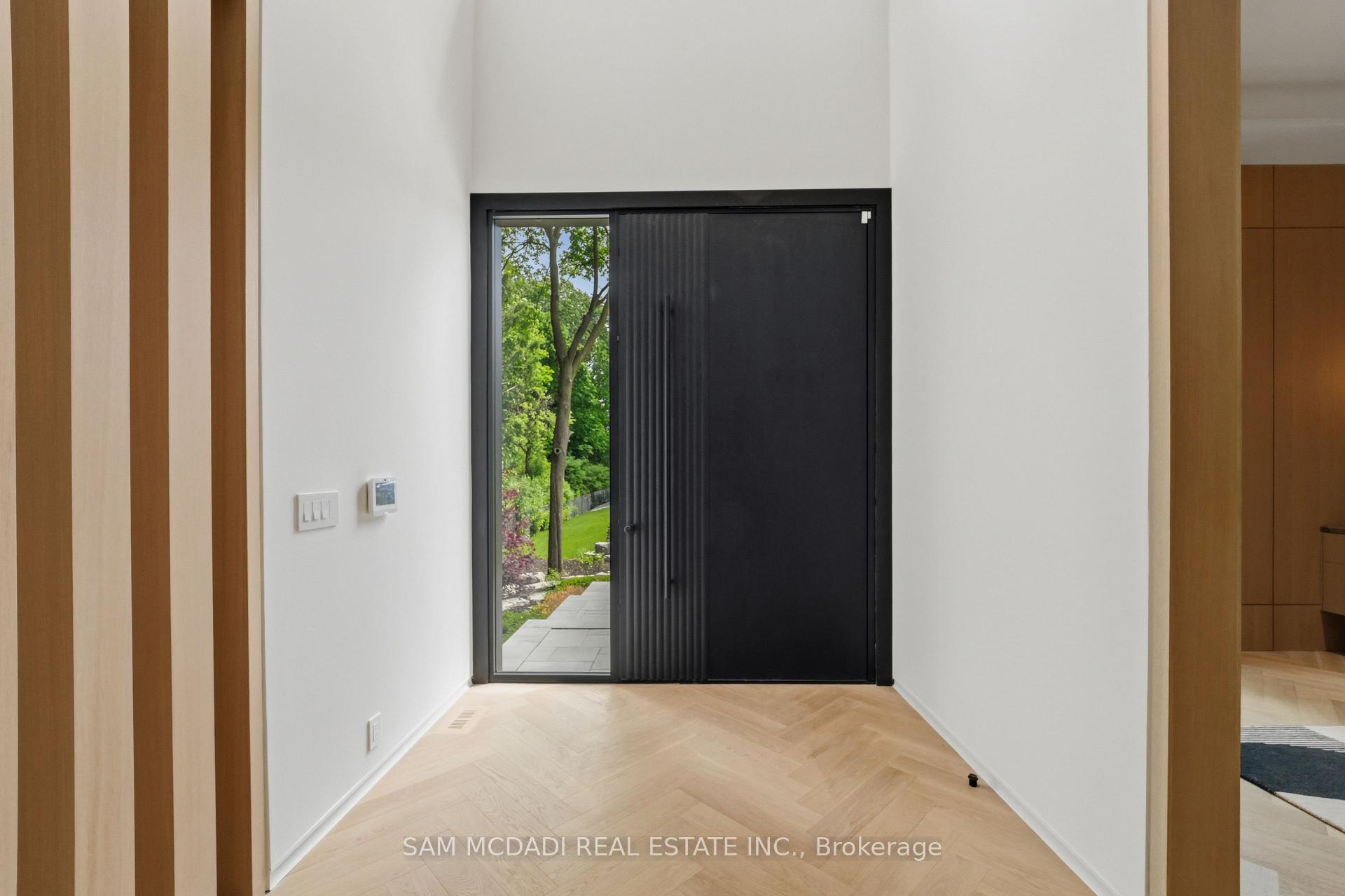 Photo 3 of 10 Peter Morse Way, Vaughan, Crestwood-Springfarm-Yorkhill — HOMEH