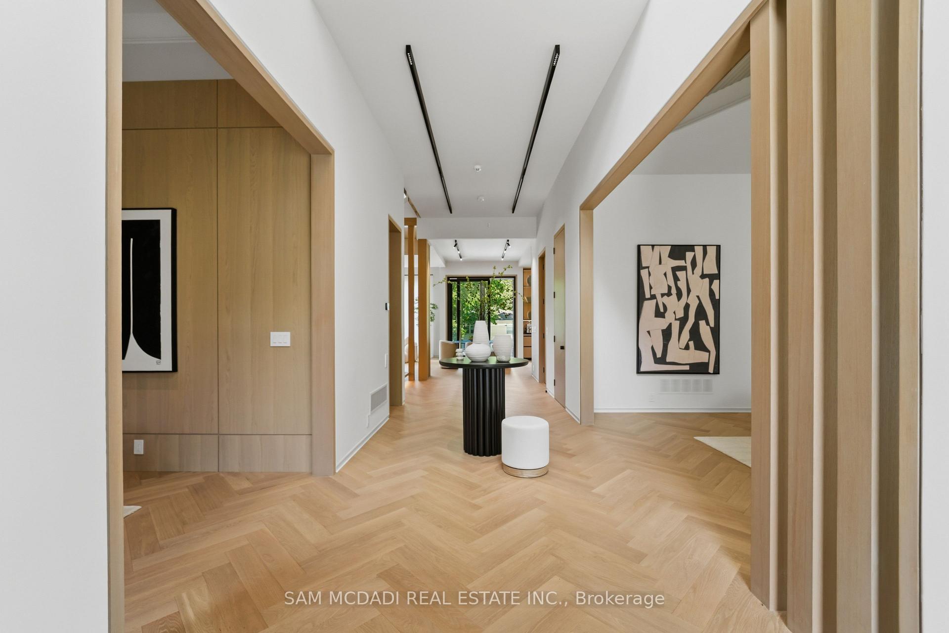 Photo 4 of 10 Peter Morse Way, Vaughan, Crestwood-Springfarm-Yorkhill — HOMEH