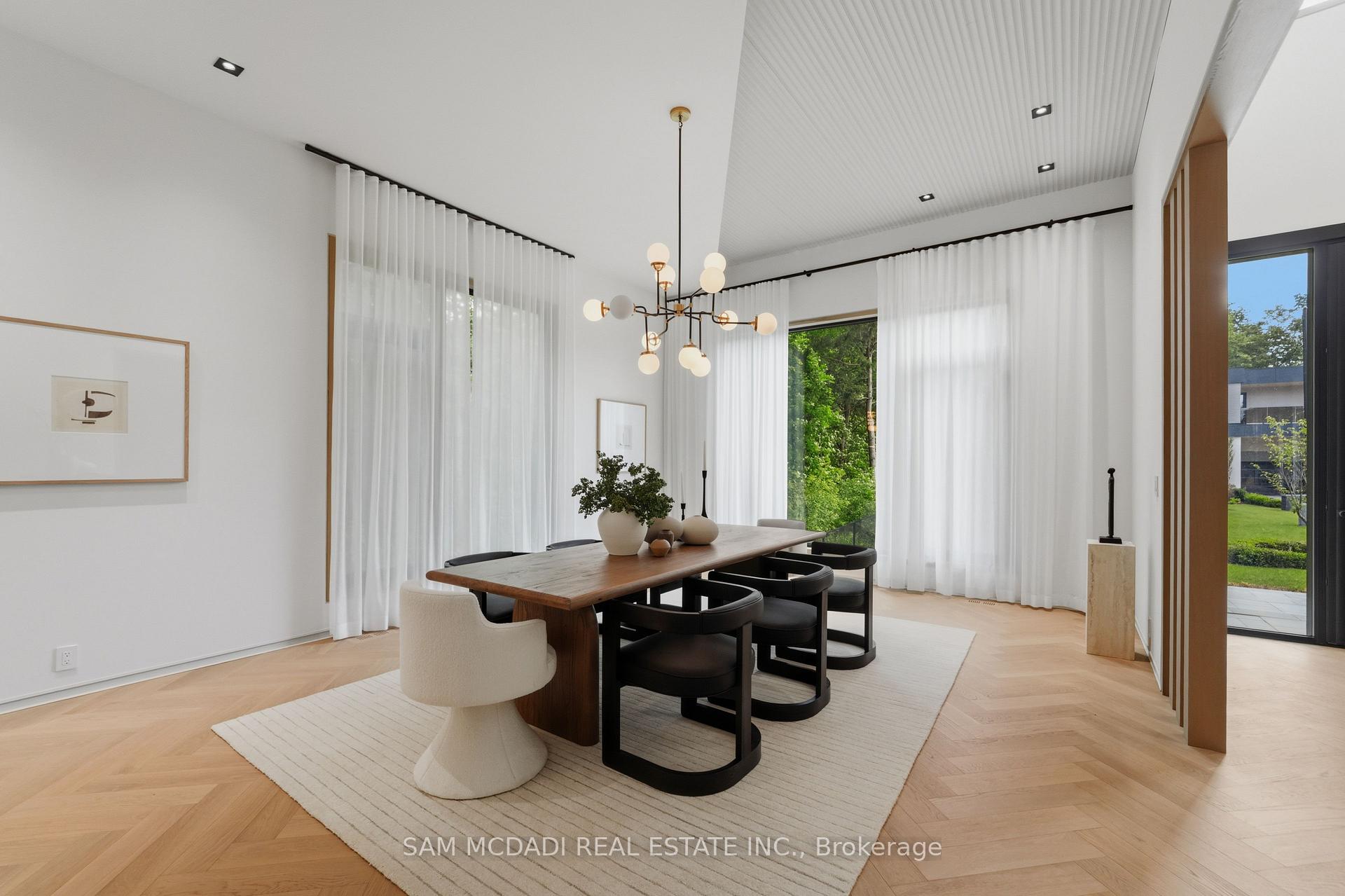Photo 6 of 10 Peter Morse Way, Vaughan, Crestwood-Springfarm-Yorkhill — HOMEH