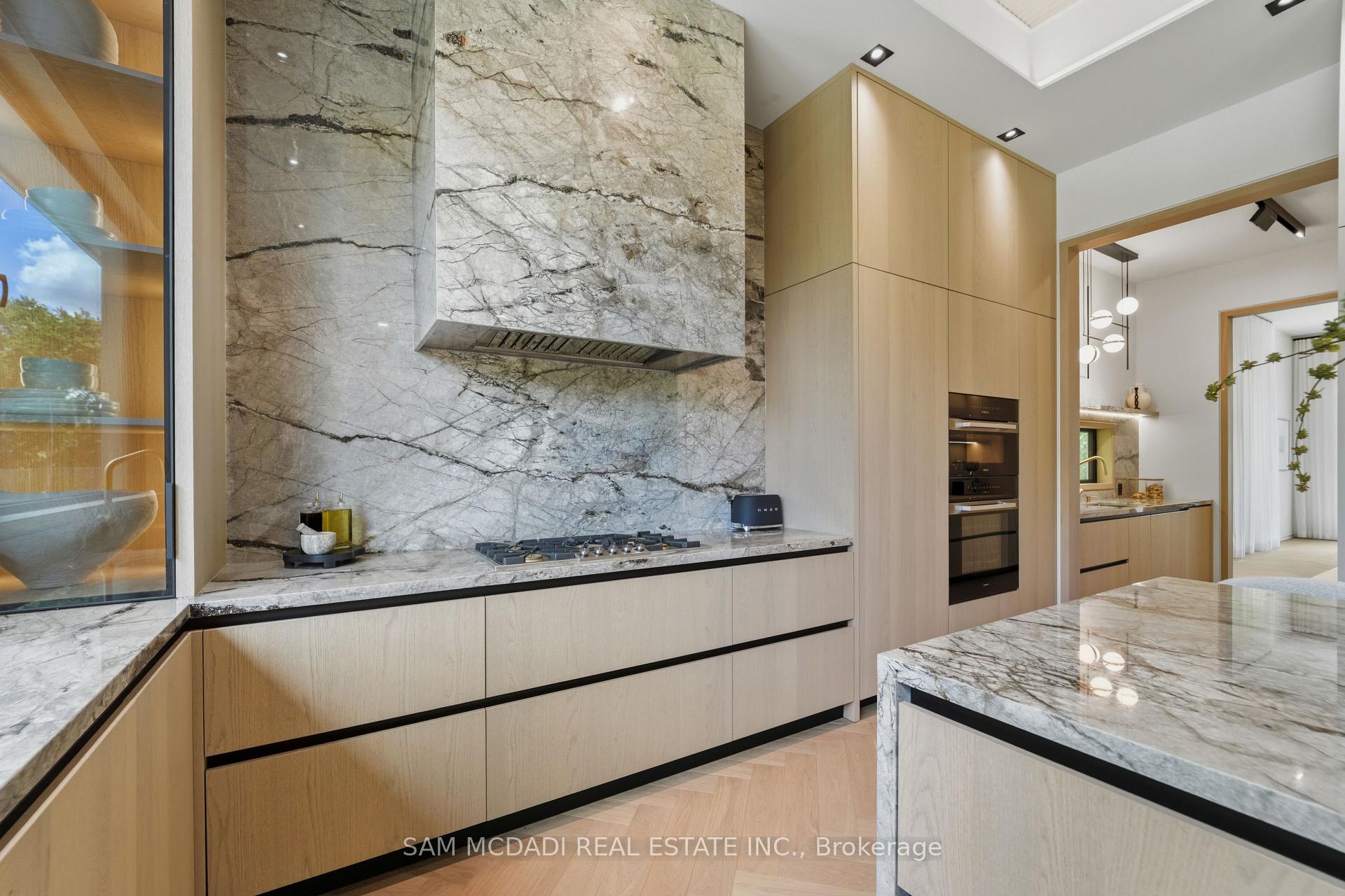 Photo 9 of 10 Peter Morse Way, Vaughan, Crestwood-Springfarm-Yorkhill — HOMEH