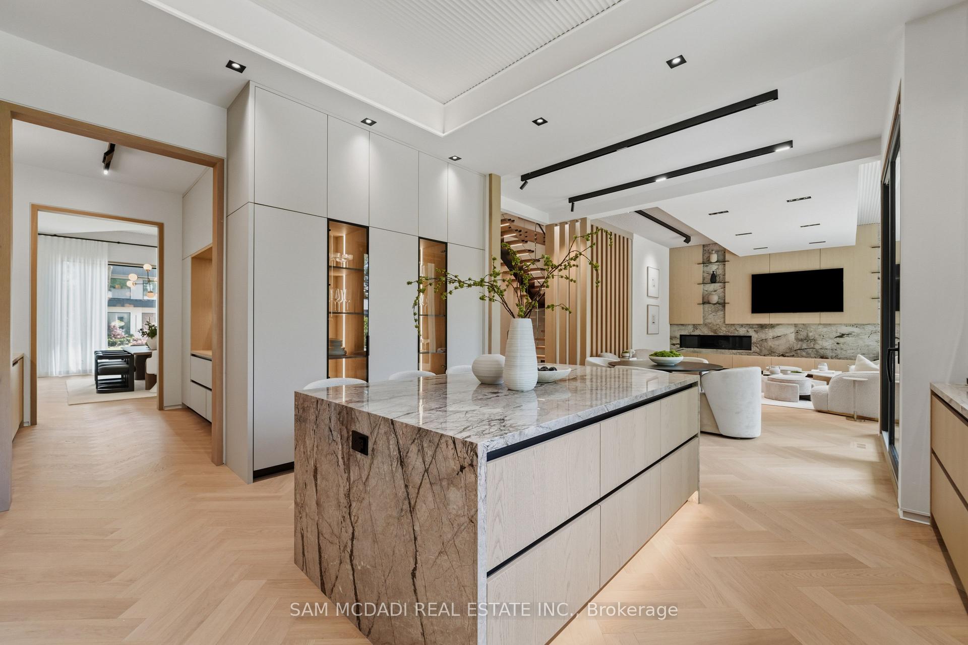 Photo 12 of 10 Peter Morse Way, Vaughan, Crestwood-Springfarm-Yorkhill — HOMEH