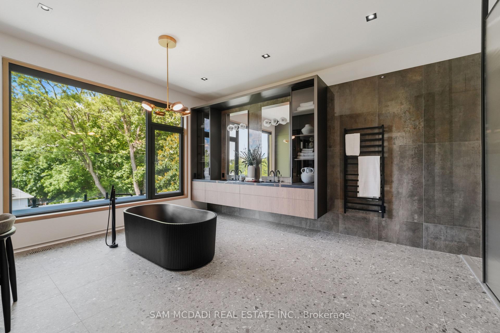 Photo 25 of 10 Peter Morse Way, Vaughan, Crestwood-Springfarm-Yorkhill — HOMEH