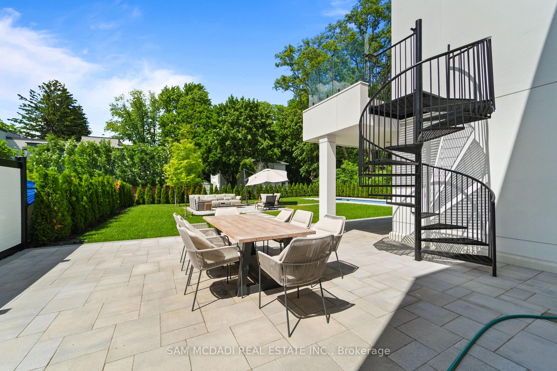 Photo 44 of 10 Peter Morse Way, Vaughan, Crestwood-Springfarm-Yorkhill — HOMEH