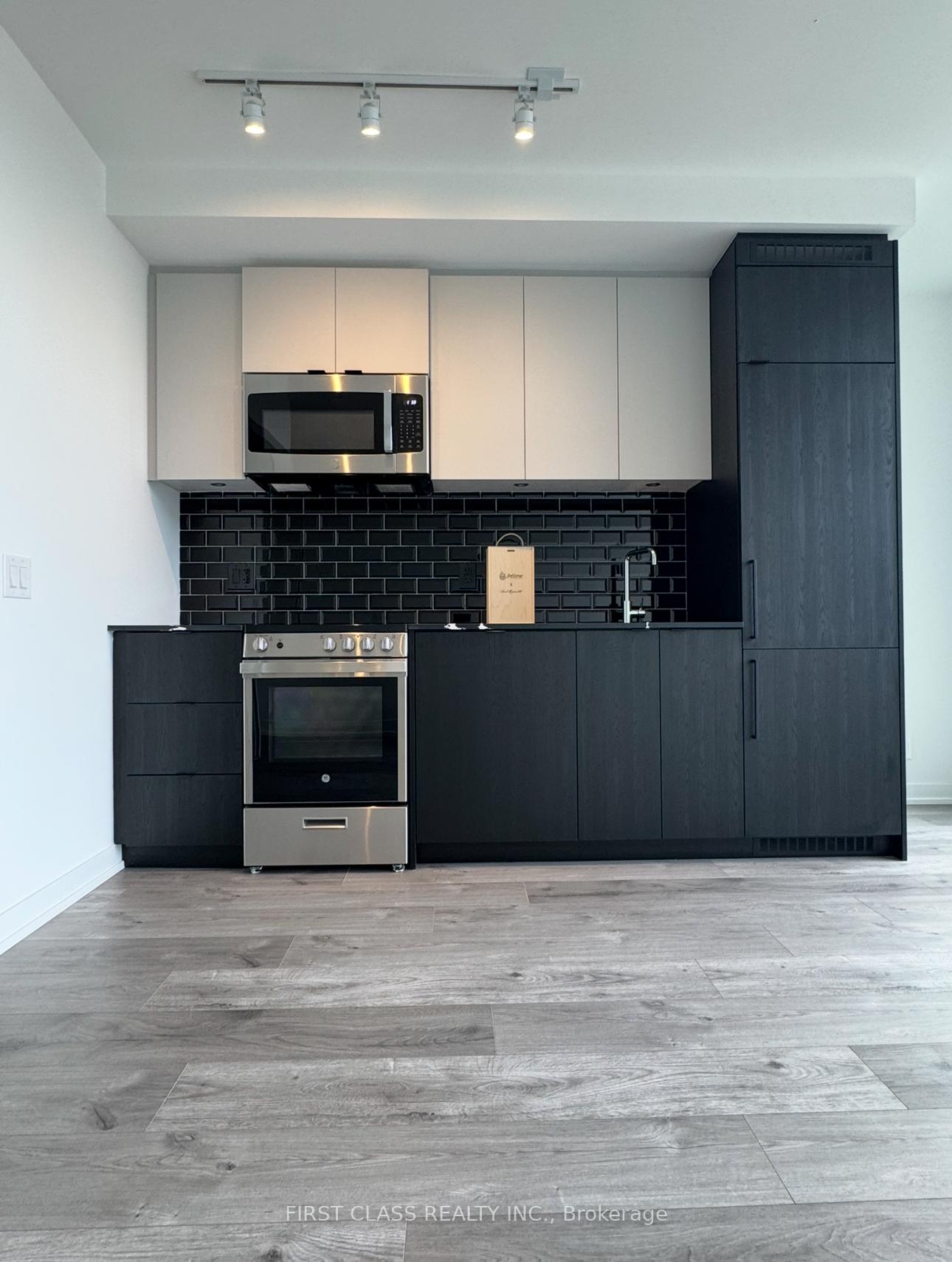 Photo 7 of Unit 504, 285 Dufferin Street, Toronto, South Parkdale — HOMEH
