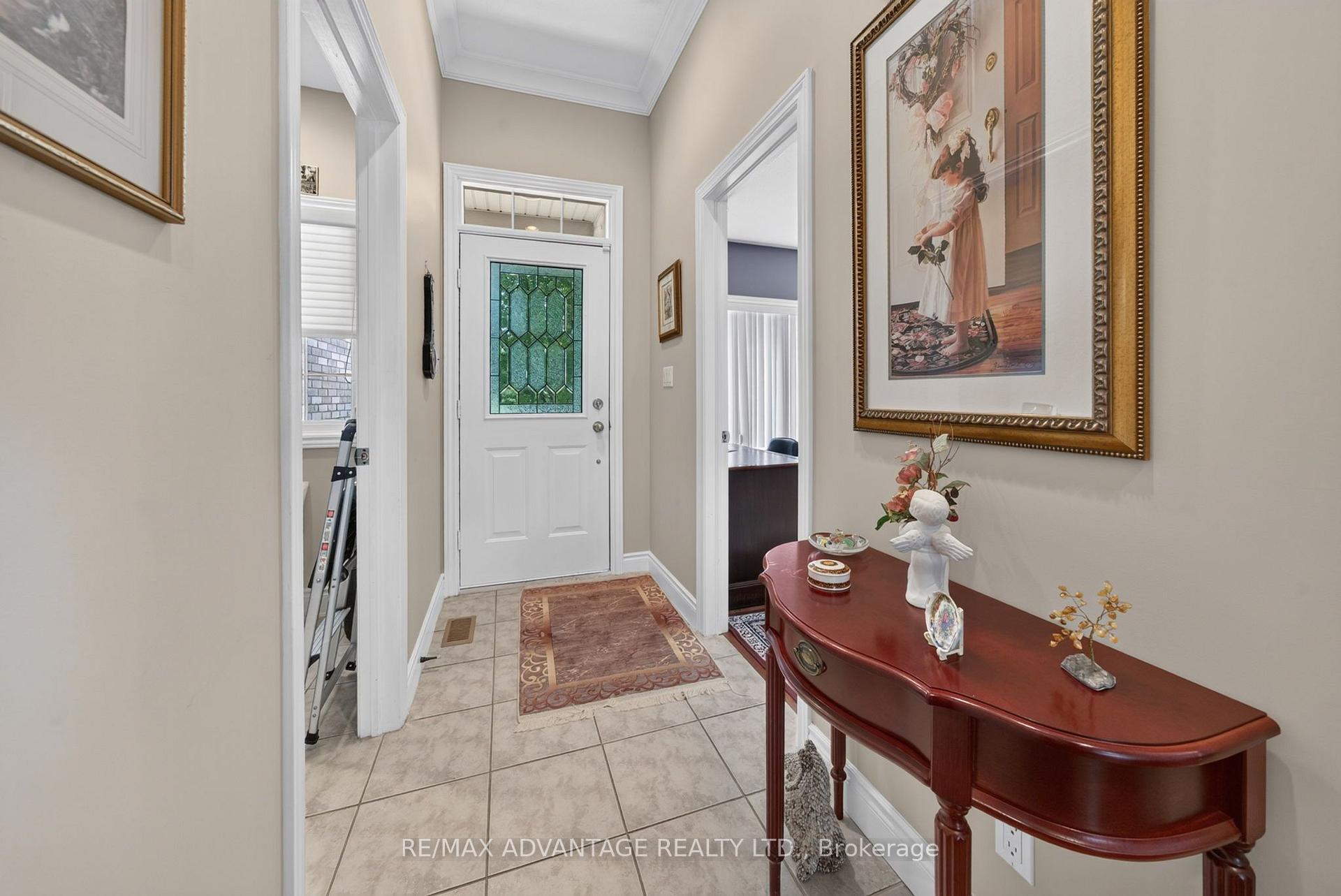 Photo 3 of 8 Willard Crescent, Middlesex Centre, Kilworth — HOMEH