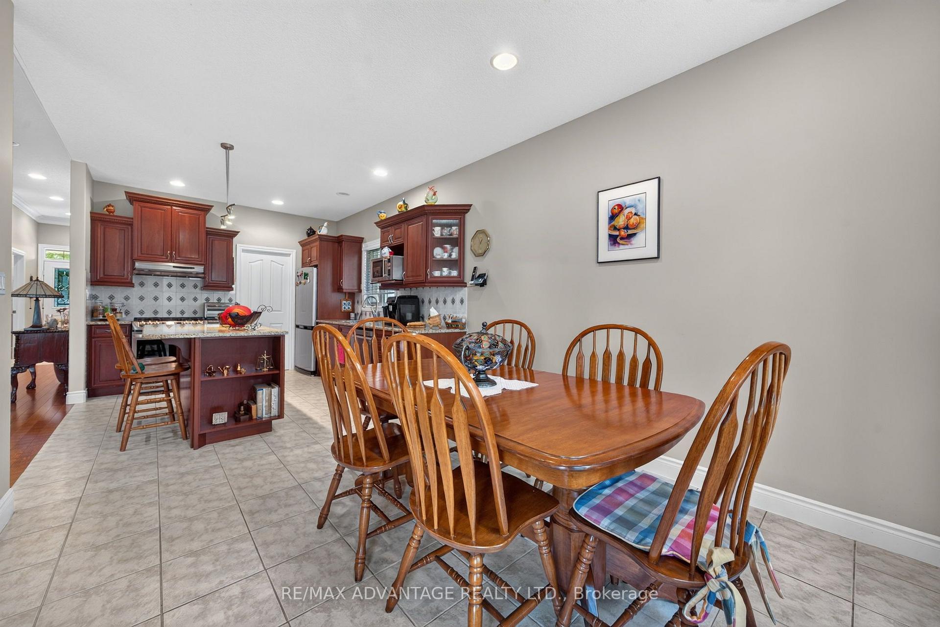 Photo 17 of 8 Willard Crescent, Middlesex Centre, Kilworth — HOMEH