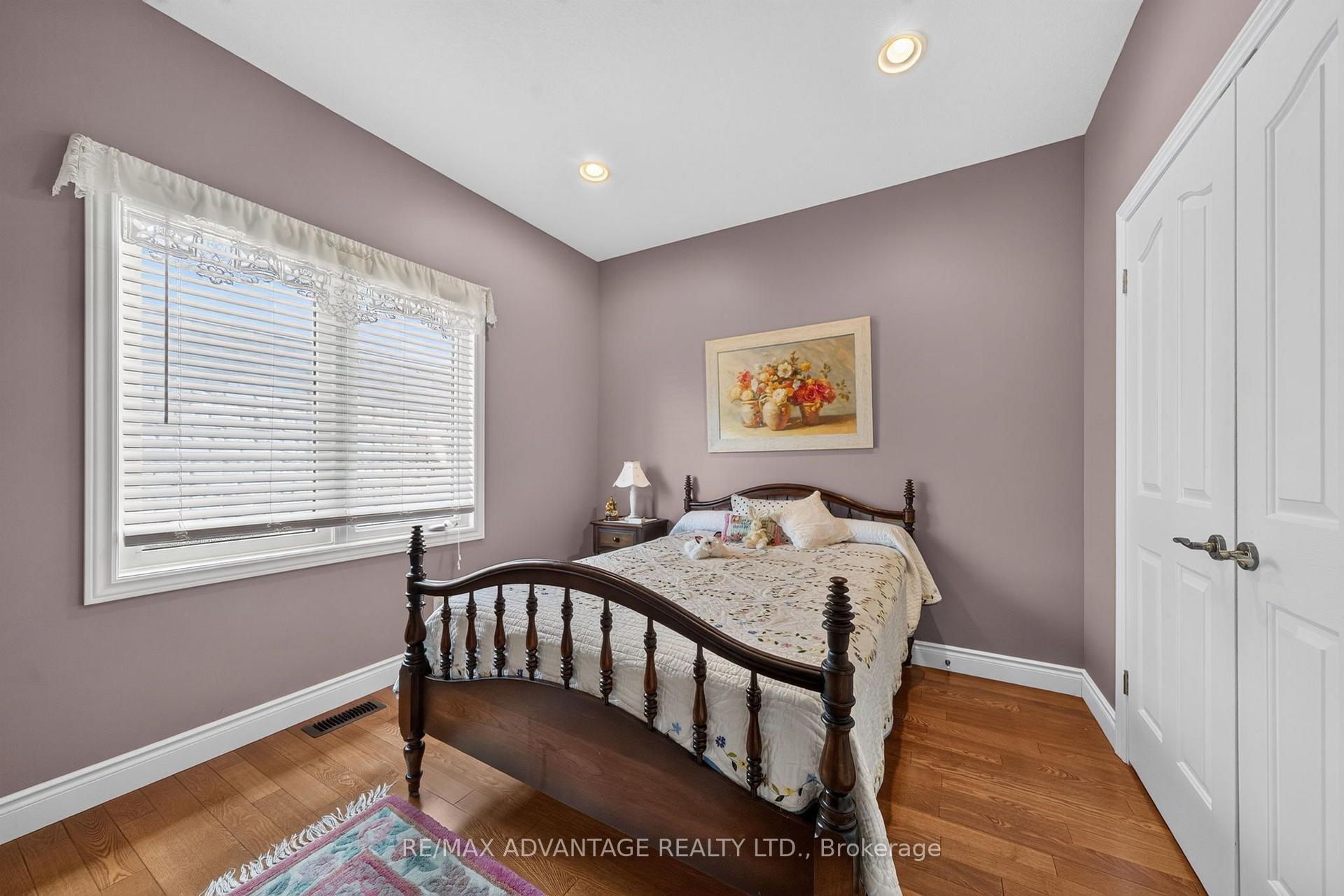 Photo 18 of 8 Willard Crescent, Middlesex Centre, Kilworth — HOMEH