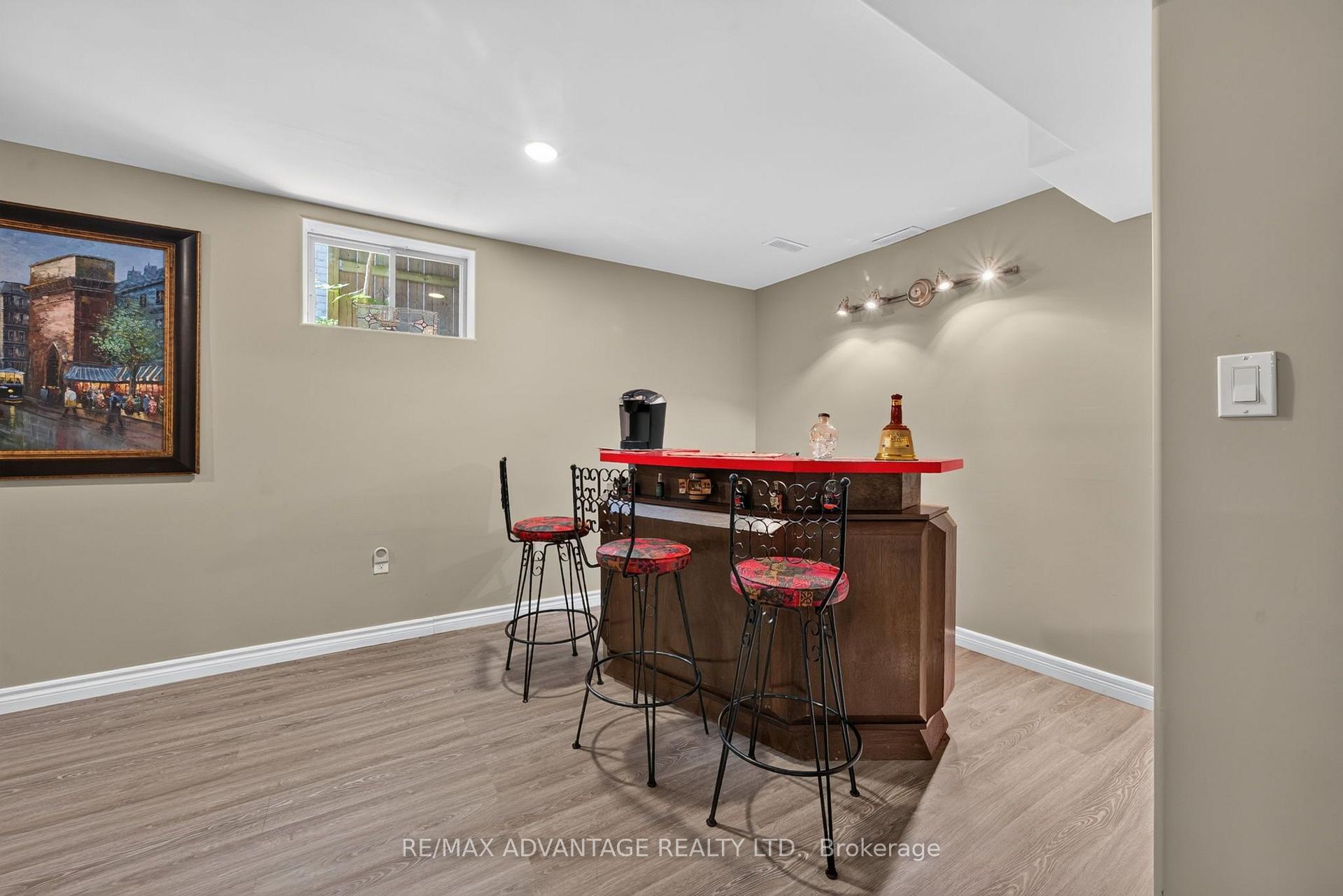 Photo 26 of 8 Willard Crescent, Middlesex Centre, Kilworth — HOMEH