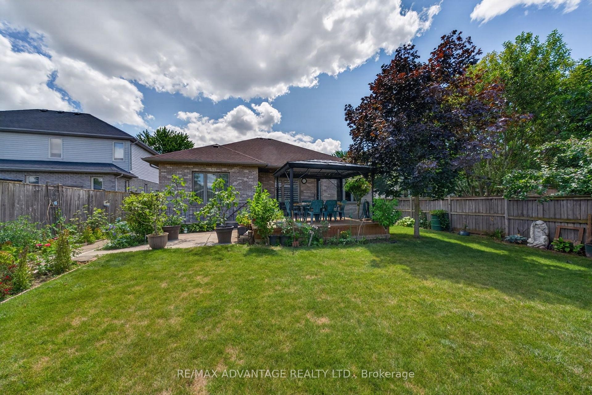 Photo 32 of 8 Willard Crescent, Middlesex Centre, Kilworth — HOMEH