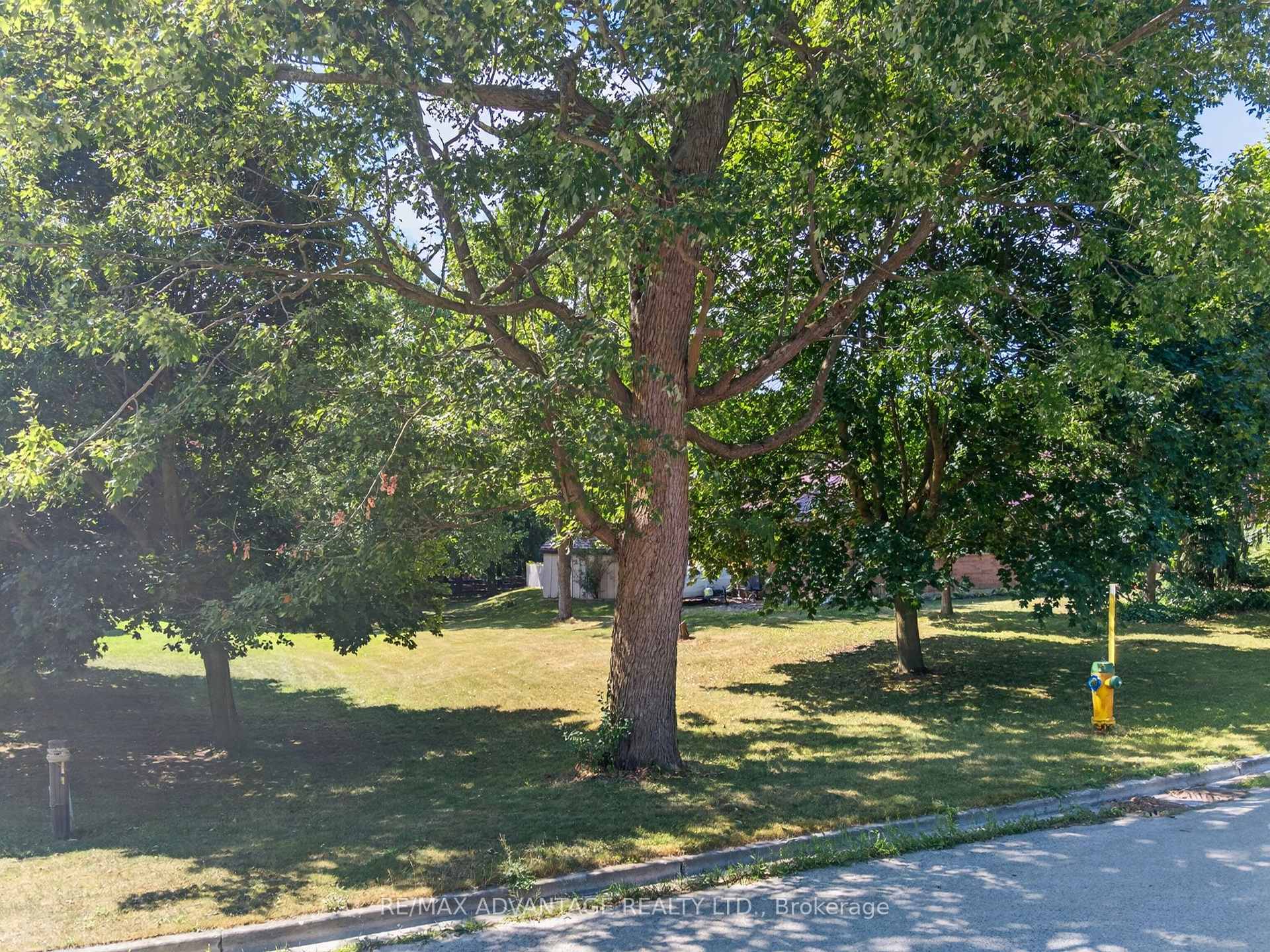 Photo 33 of 8 Willard Crescent, Middlesex Centre, Kilworth — HOMEH