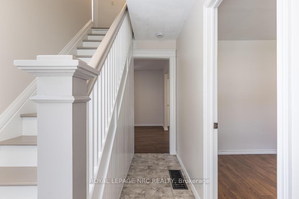 Photo 4 of 30 Walnut Street, St. Catharines, Secord Woods — HOMEH