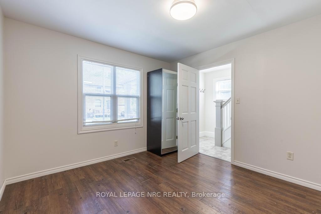 Photo 5 of 30 Walnut Street, St. Catharines, Secord Woods — HOMEH