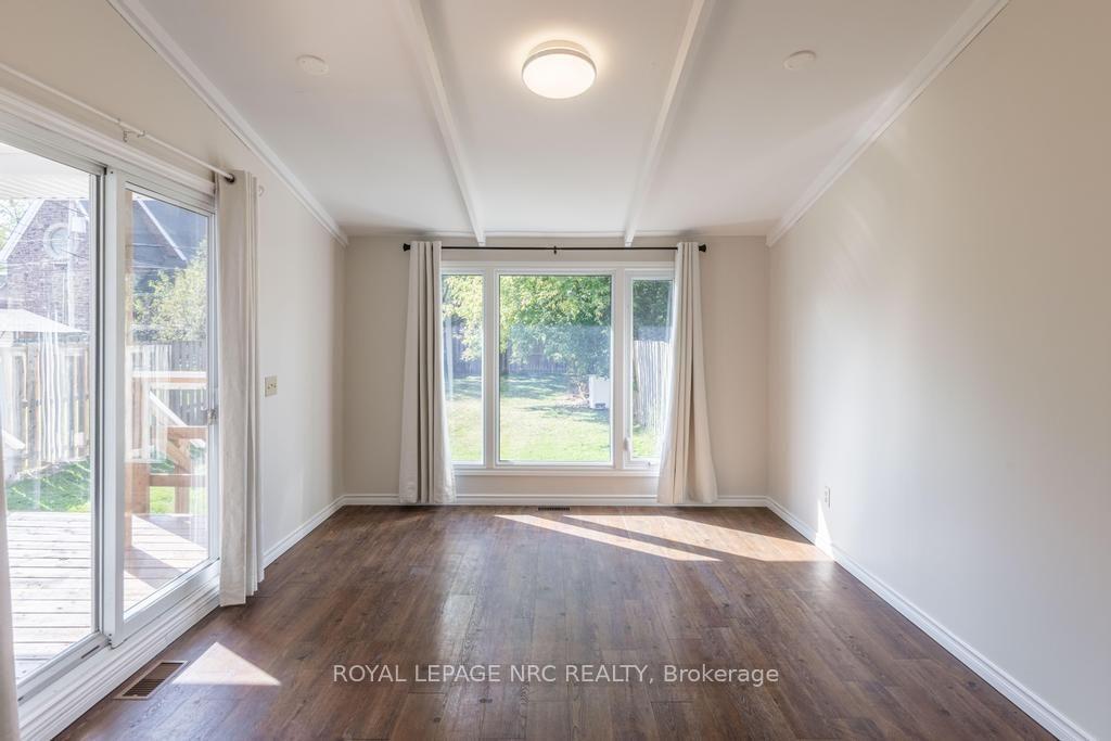 Photo 12 of 30 Walnut Street, St. Catharines, Secord Woods — HOMEH