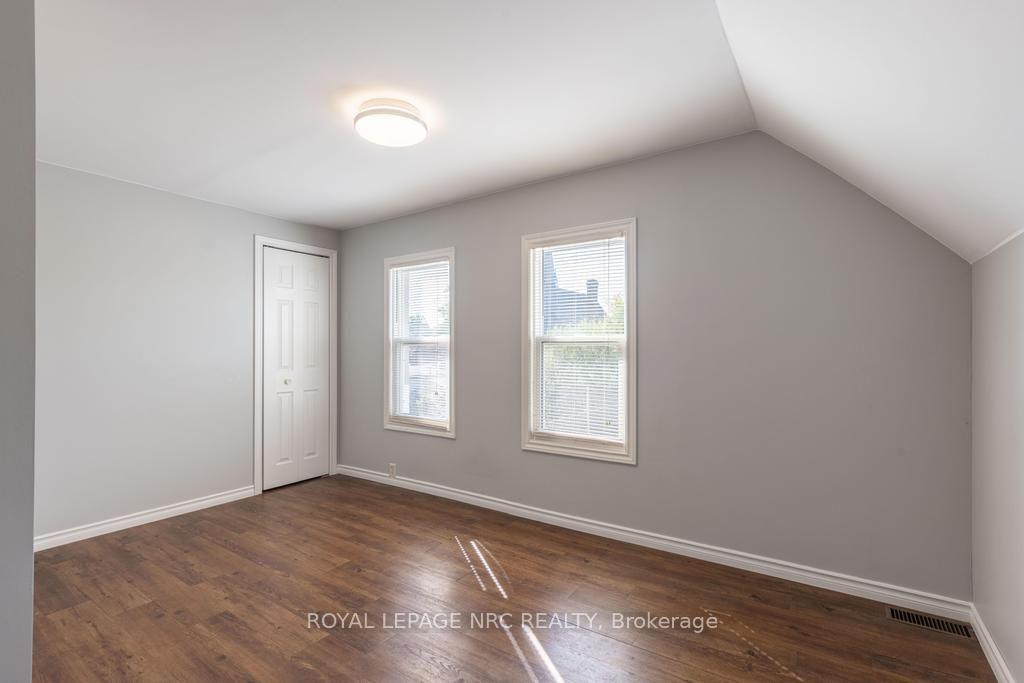 Photo 17 of 30 Walnut Street, St. Catharines, Secord Woods — HOMEH