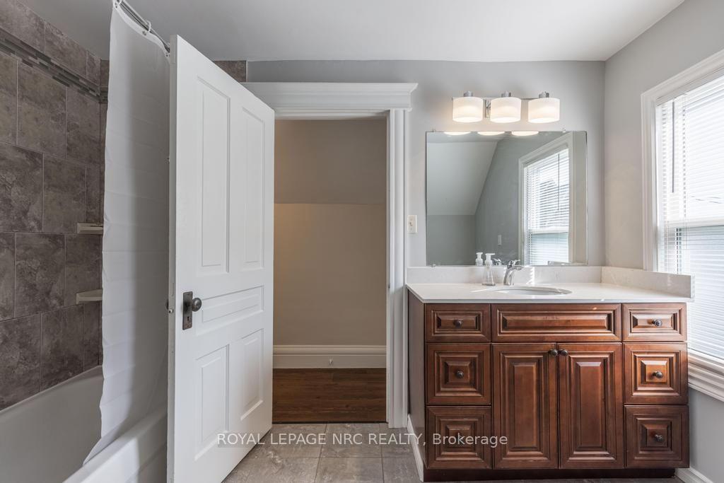 Photo 19 of 30 Walnut Street, St. Catharines, Secord Woods — HOMEH