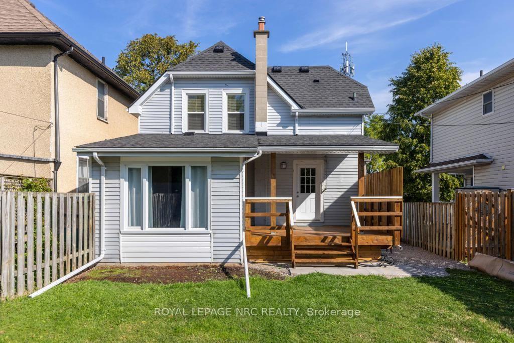 Photo 21 of 30 Walnut Street, St. Catharines, Secord Woods — HOMEH