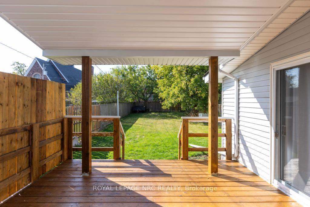 Photo 23 of 30 Walnut Street, St. Catharines, Secord Woods — HOMEH