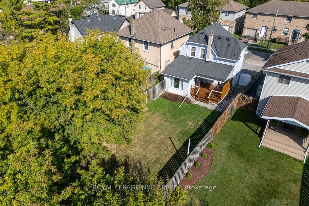 Photo 24 of 30 Walnut Street, St. Catharines, Secord Woods — HOMEH