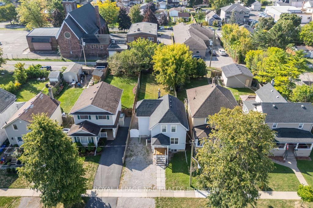 Photo 25 of 30 Walnut Street, St. Catharines, Secord Woods — HOMEH