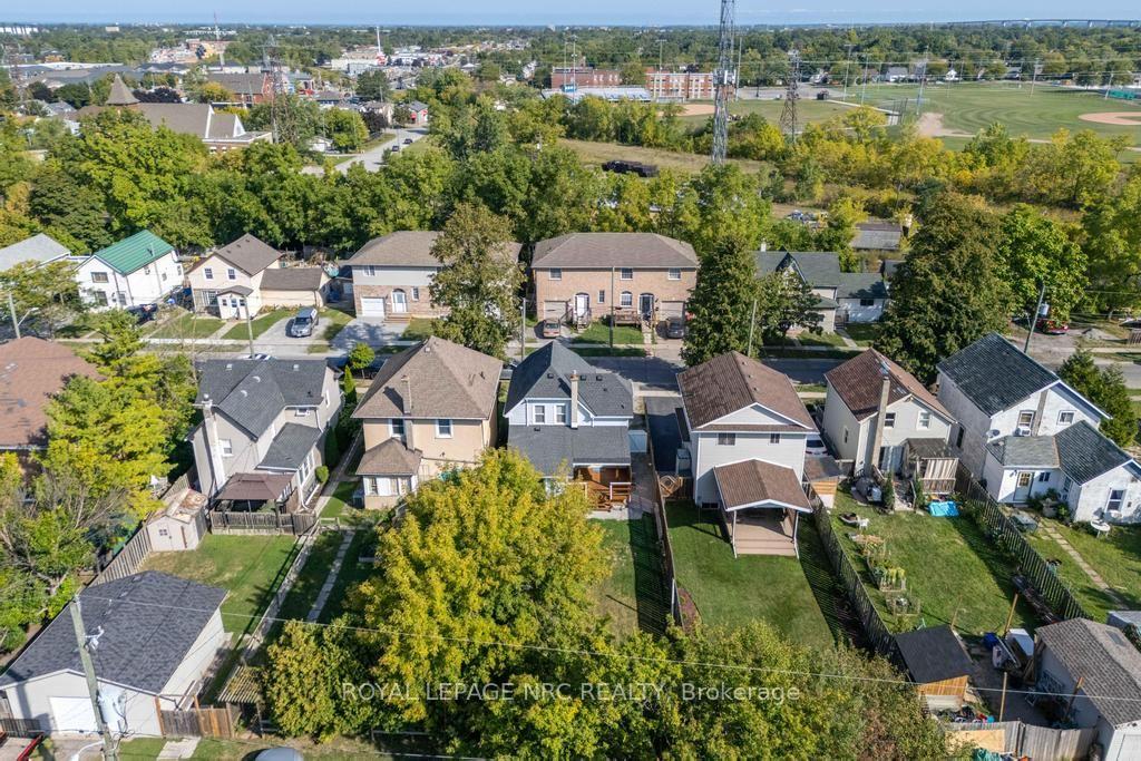 Photo 26 of 30 Walnut Street, St. Catharines, Secord Woods — HOMEH