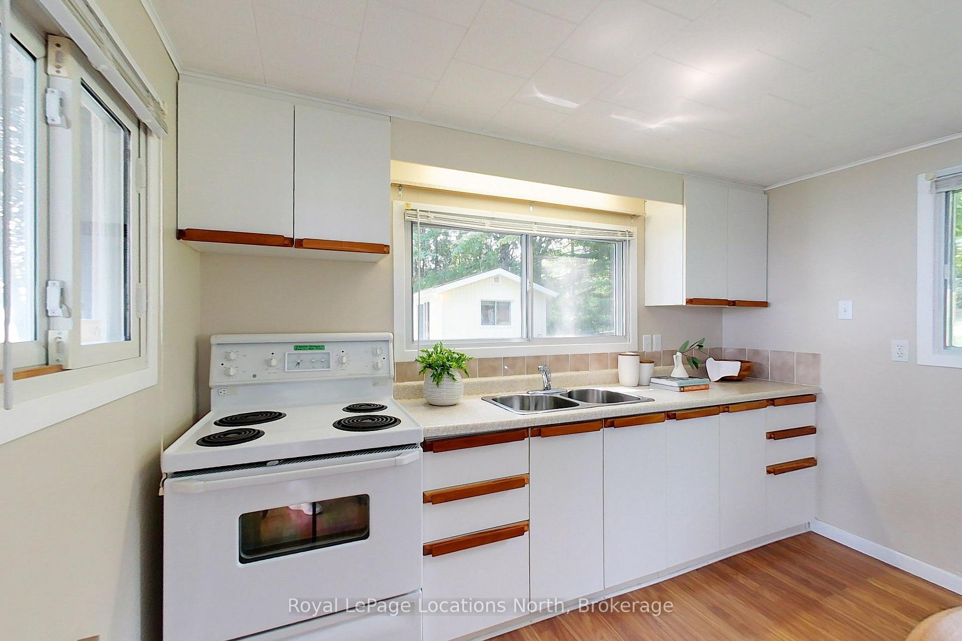 Photo 16 of 271 Cedar Avenue, Meaford — HOMEH