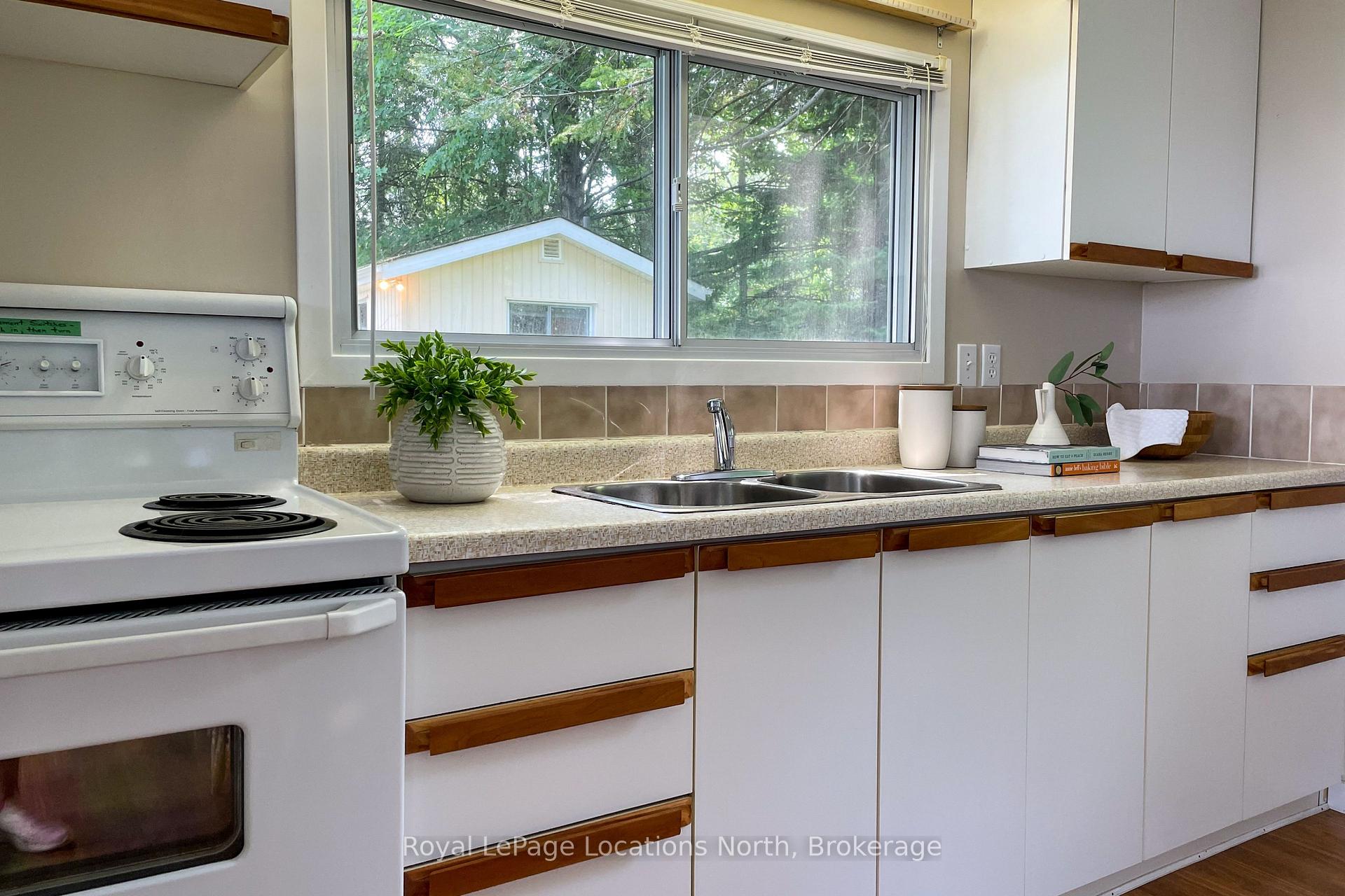 Photo 17 of 271 Cedar Avenue, Meaford — HOMEH