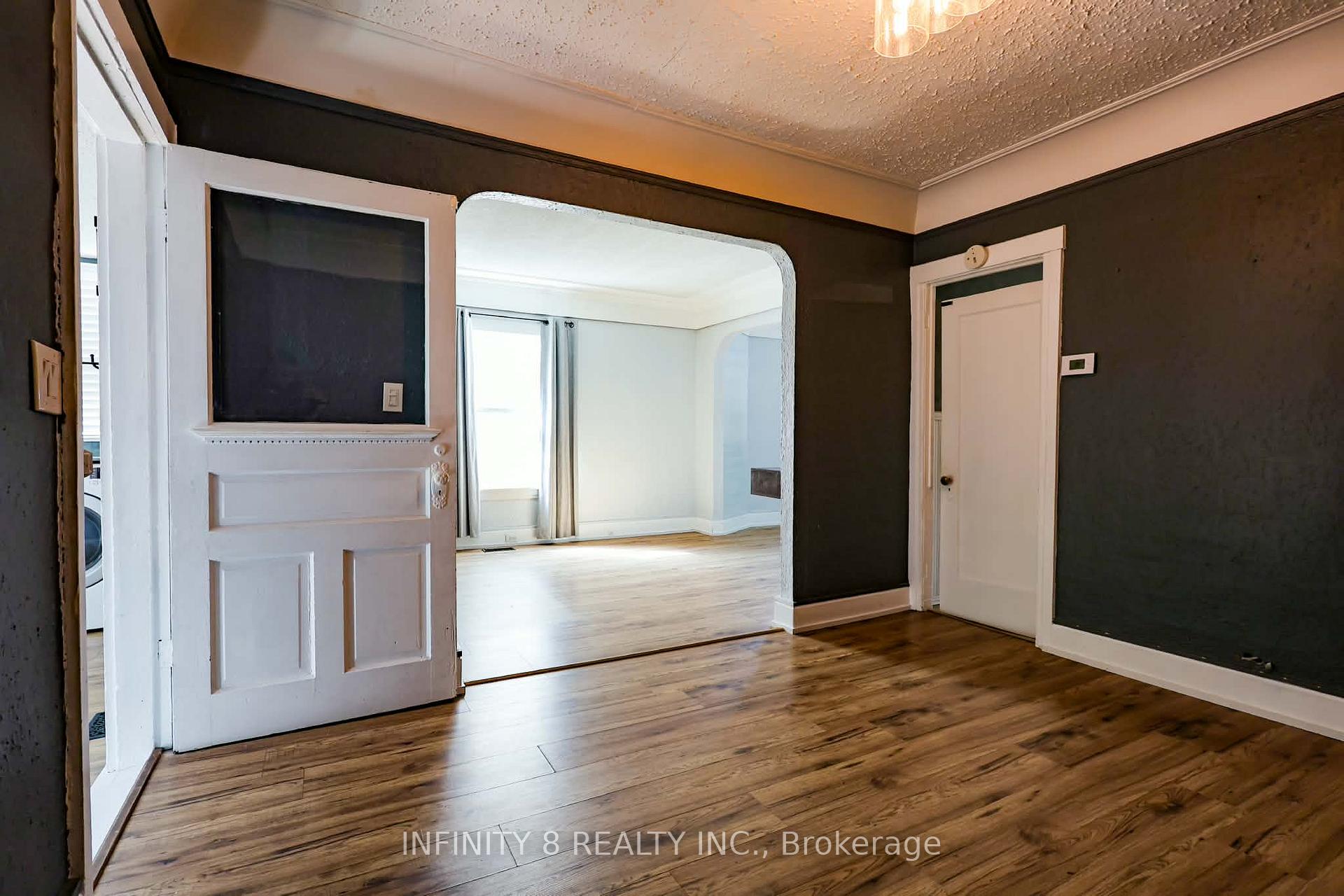 Photo 6 of 4 Alpine Street, St. Catharines, Grapeview — HOMEH