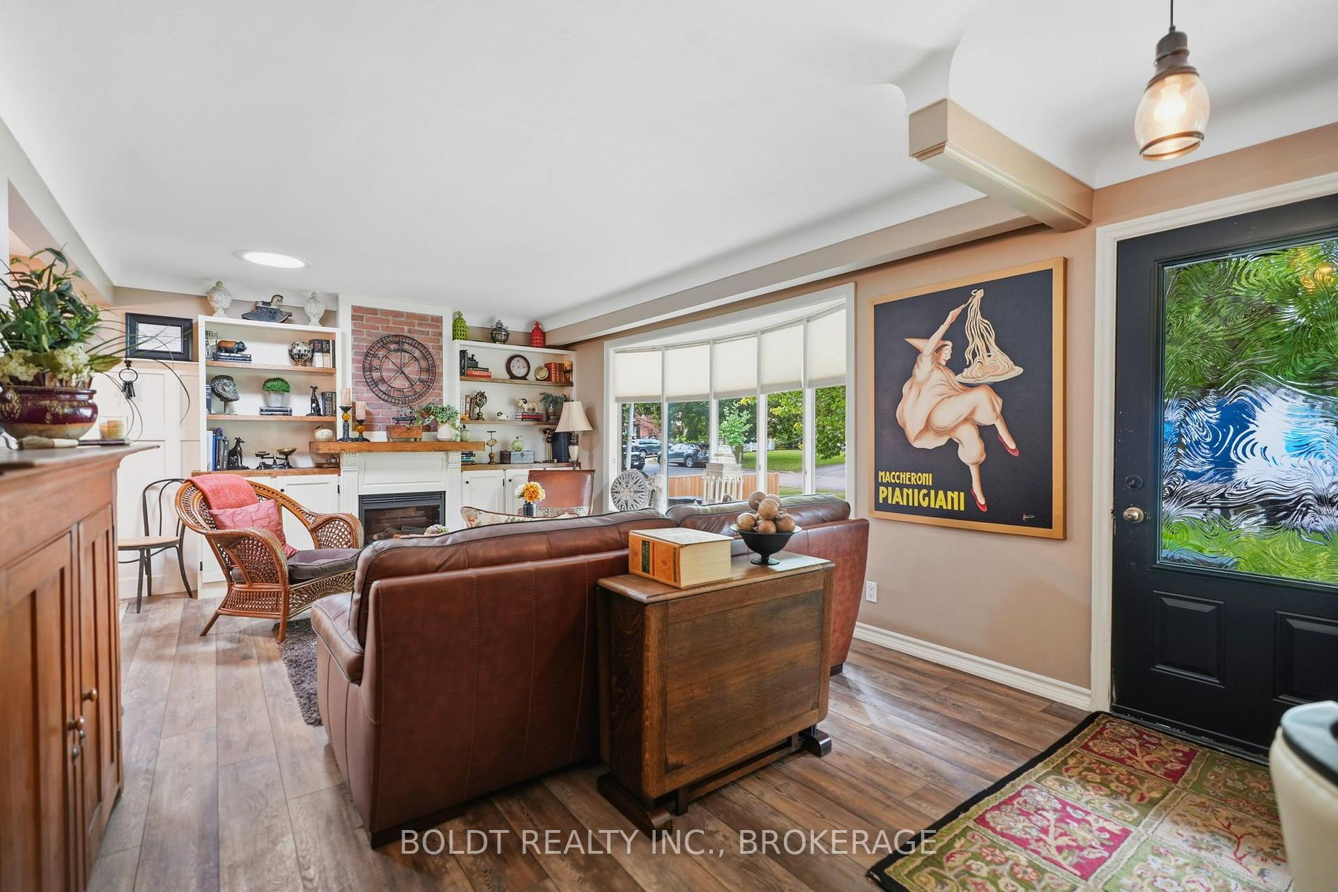 Photo 8 of 18 Prince Charles Drive, St. Catharines, Lakeport — HOMEH