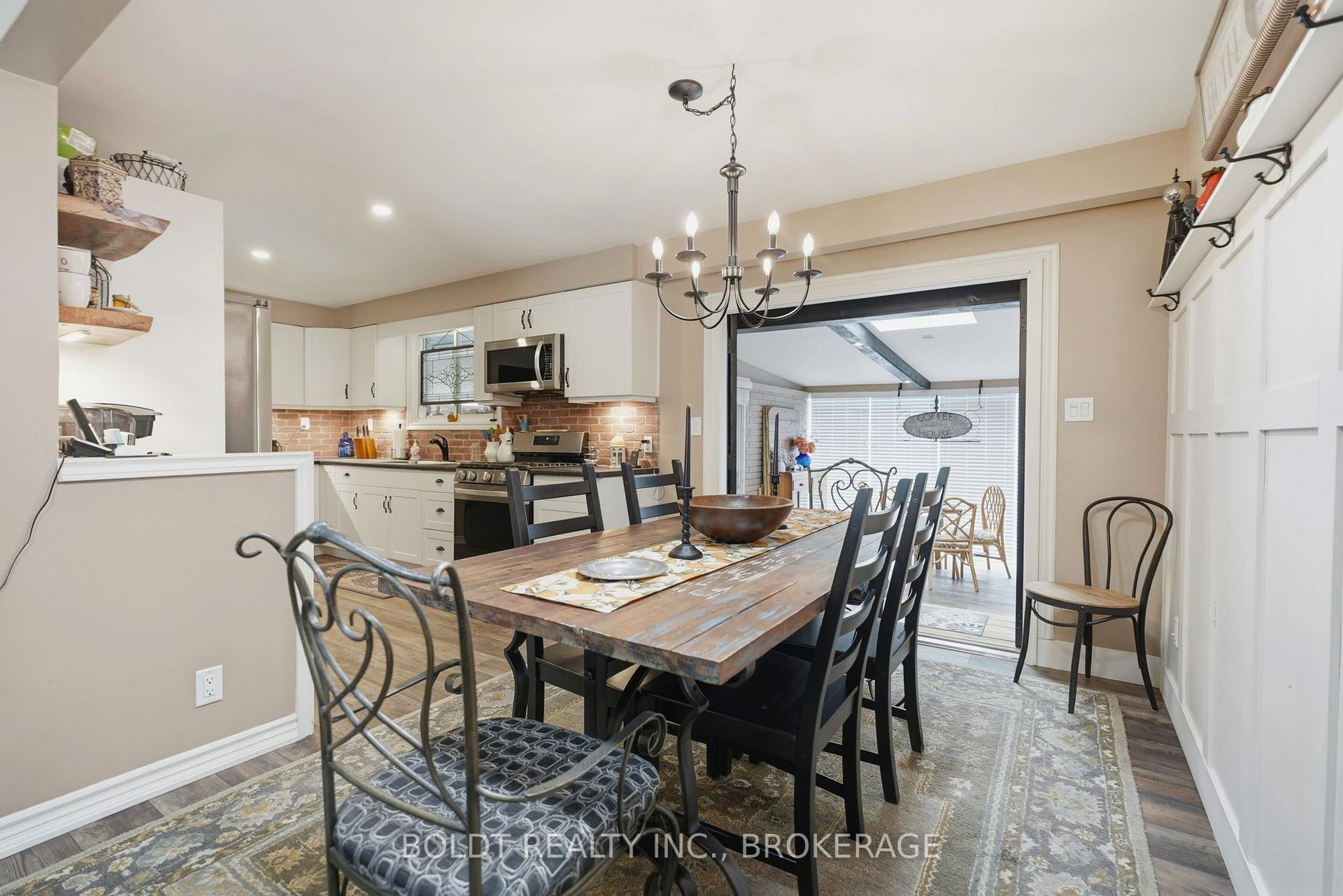 Photo 13 of 18 Prince Charles Drive, St. Catharines, Lakeport — HOMEH