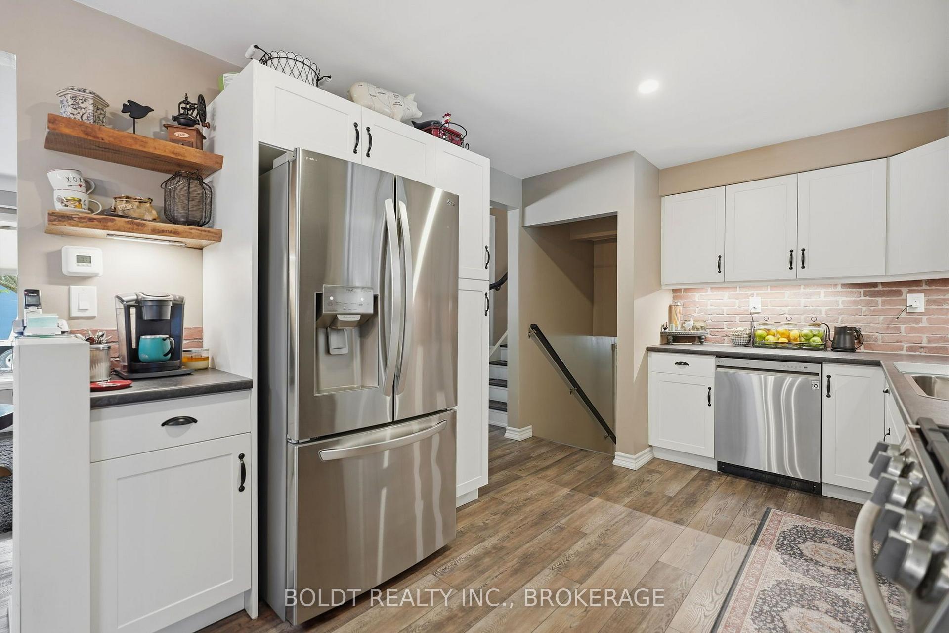 Photo 14 of 18 Prince Charles Drive, St. Catharines, Lakeport — HOMEH