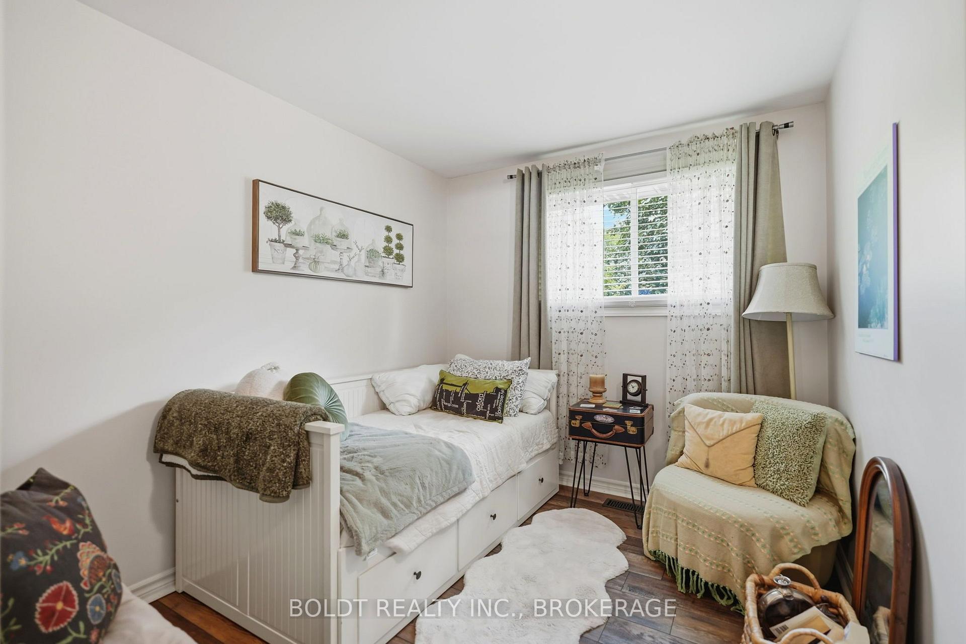 Photo 25 of 18 Prince Charles Drive, St. Catharines, Lakeport — HOMEH