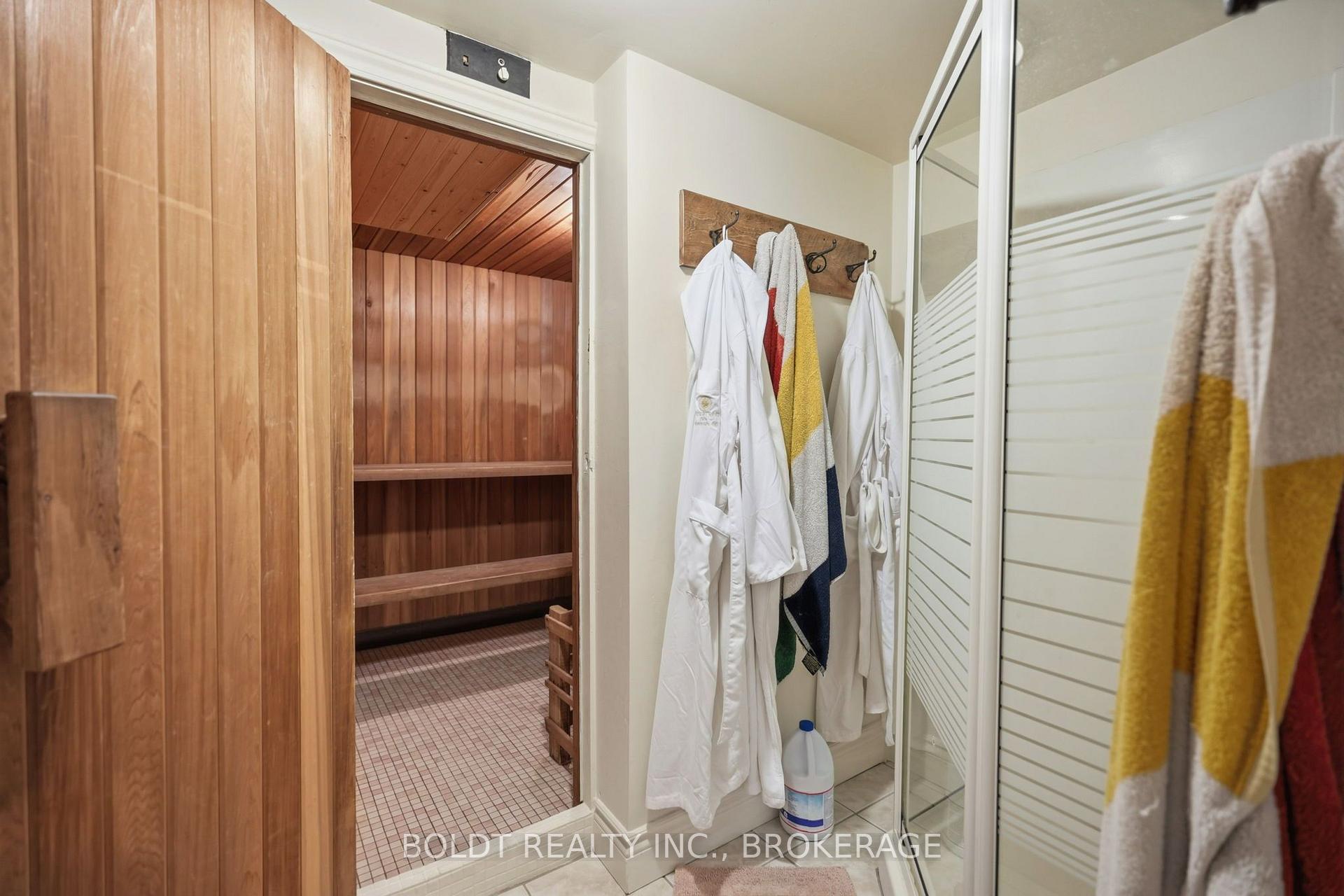 Photo 33 of 18 Prince Charles Drive, St. Catharines, Lakeport — HOMEH