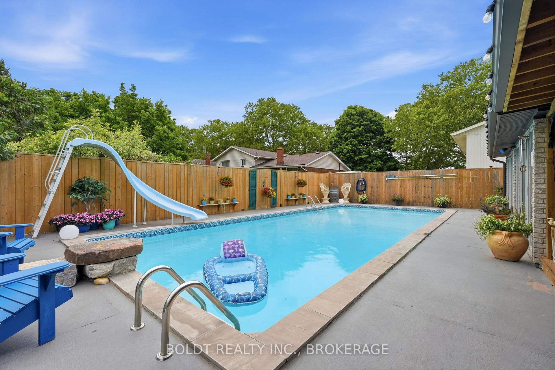 Photo 40 of 18 Prince Charles Drive, St. Catharines, Lakeport — HOMEH