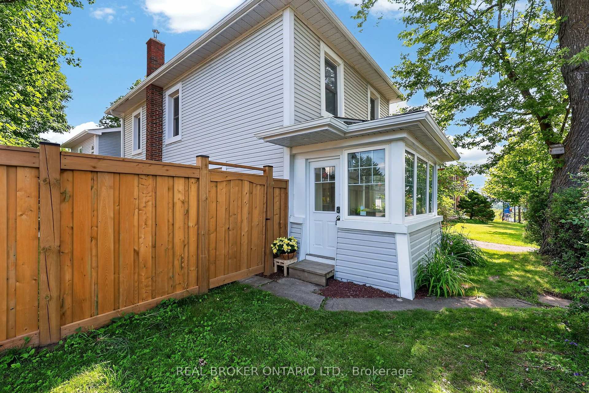 Photo 2 of 5631 Mount Albert Road, East Gwillimbury, Mt Albert — HOMEH