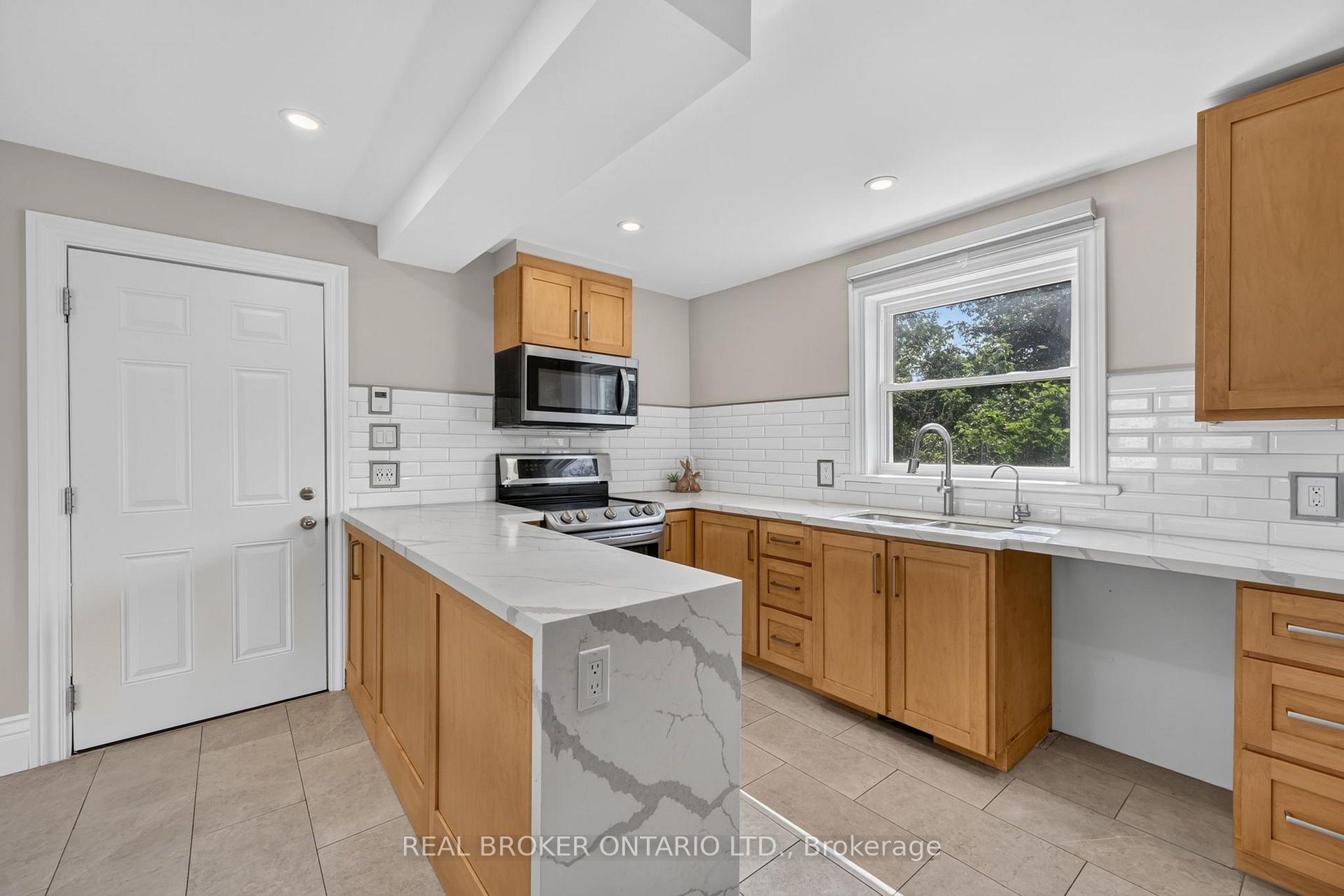 Photo 8 of 5631 Mount Albert Road, East Gwillimbury, Mt Albert — HOMEH