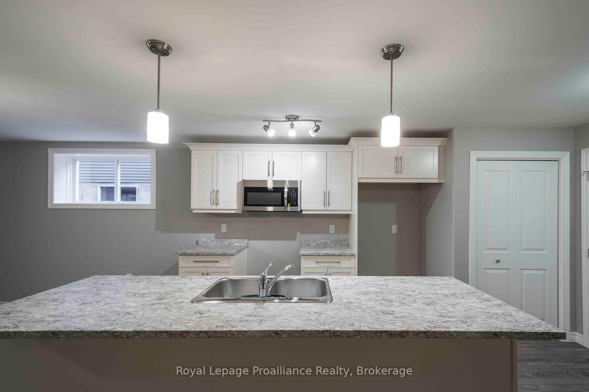 Photo 3 of 47 Dewal Place, Belleville, Belleville Ward — HOMEH