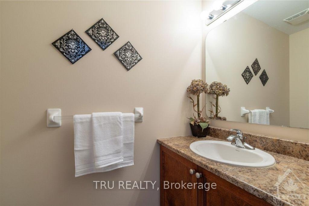 Photo 3 of 228 Berrigan Drive, Ottawa, Barrhaven - Longfields — HOMEH