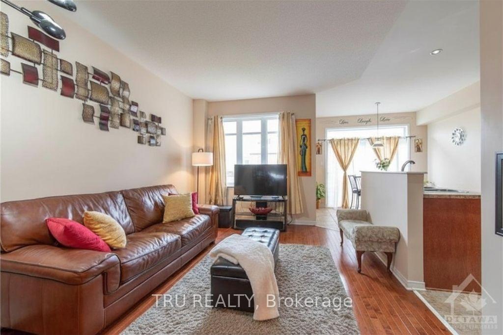 Photo 7 of 228 Berrigan Drive, Ottawa, Barrhaven - Longfields — HOMEH