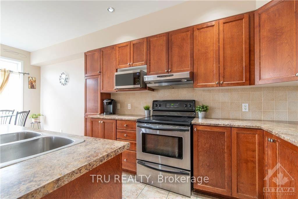 Photo 10 of 228 Berrigan Drive, Ottawa, Barrhaven - Longfields — HOMEH