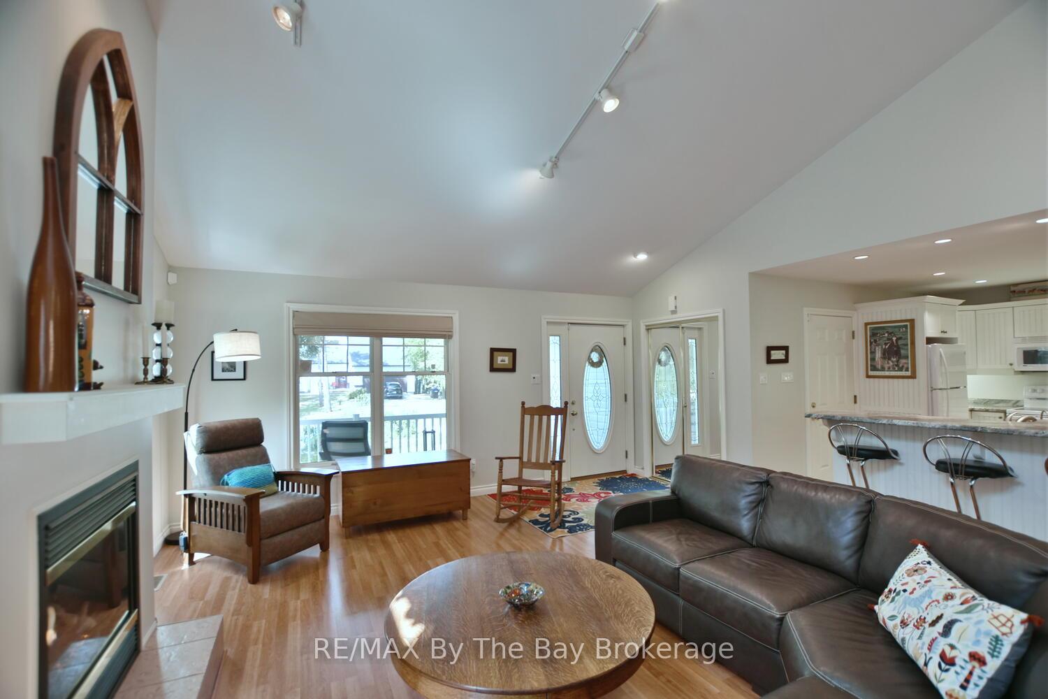 Photo 12 of 1327 River Road E, Wasaga Beach — HOMEH