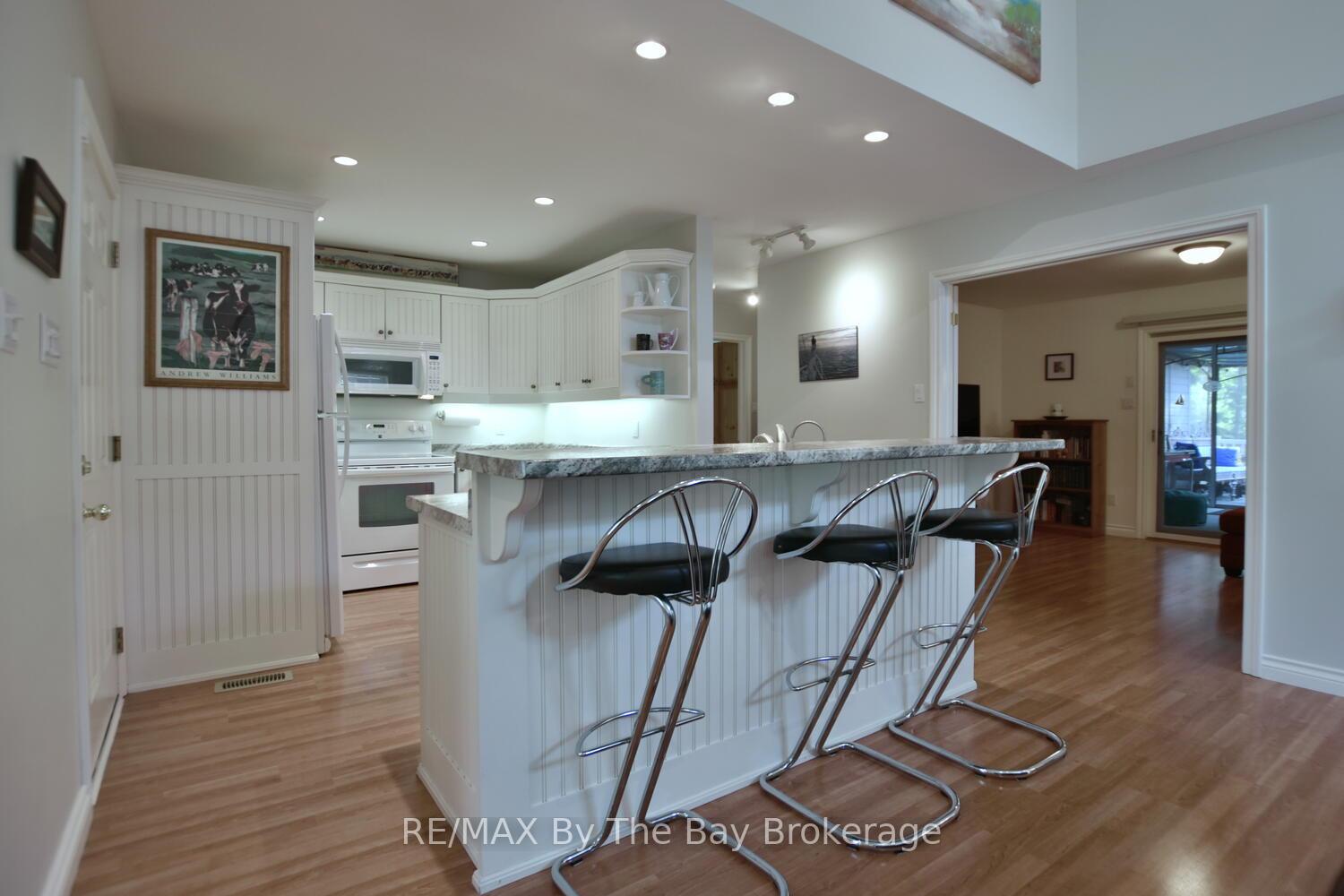 Photo 13 of 1327 River Road E, Wasaga Beach — HOMEH