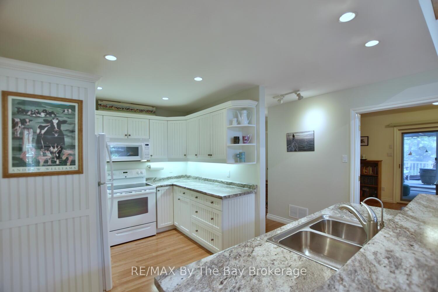 Photo 16 of 1327 River Road E, Wasaga Beach — HOMEH