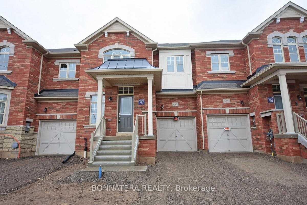 Front of 462 Terrace Way