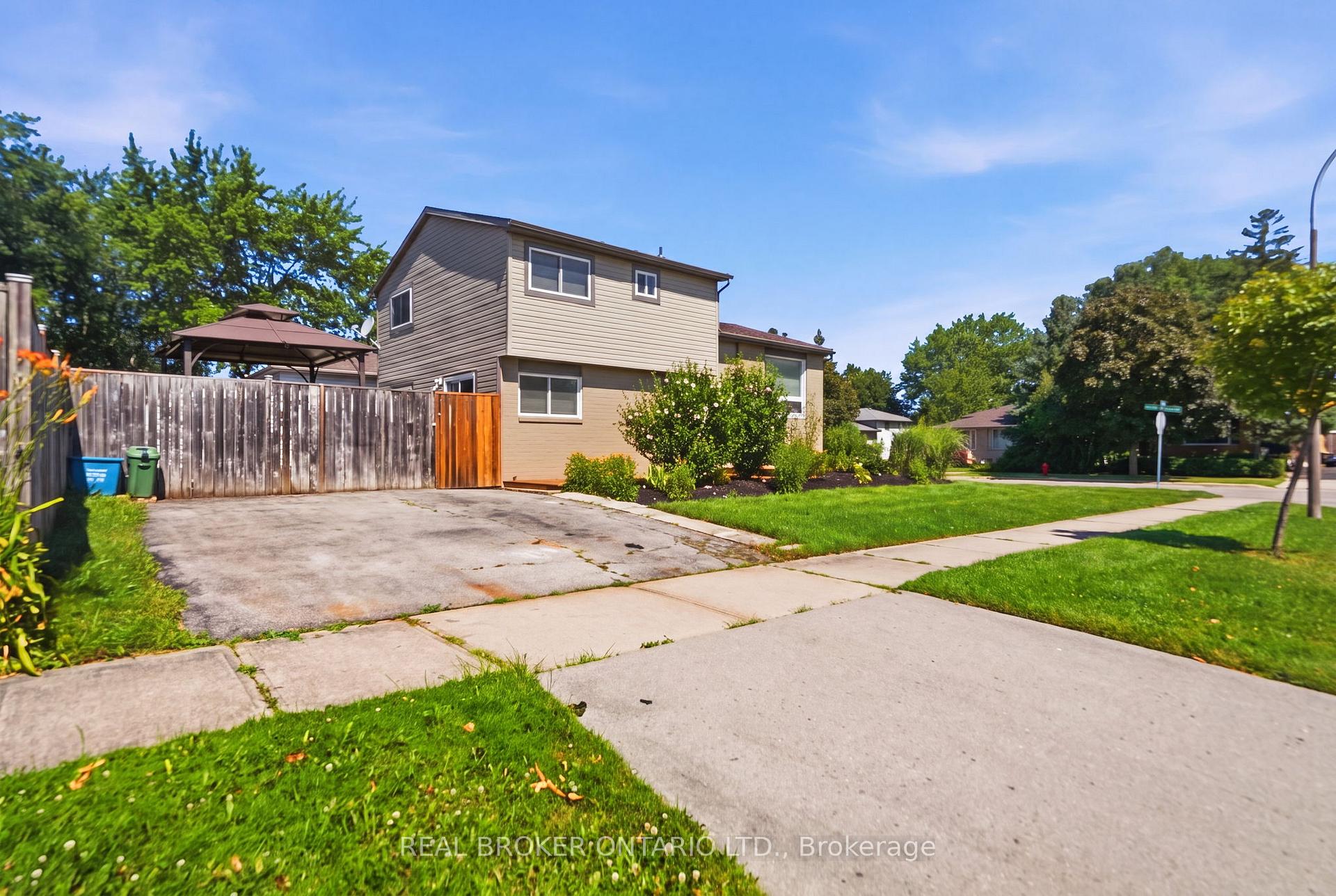 Photo 2 of 3 Prideaux Street, Hamilton, Stoney Creek Mountain — HOMEH
