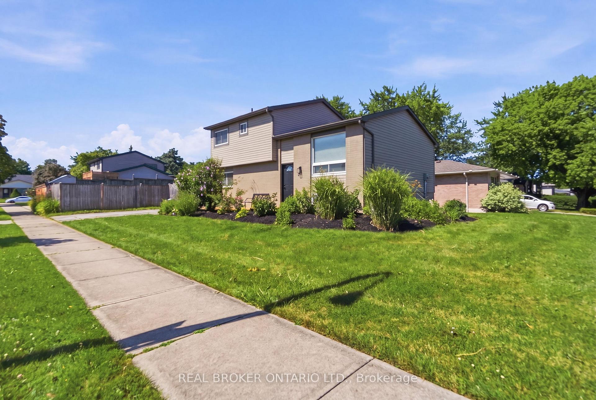Photo 3 of 3 Prideaux Street, Hamilton, Stoney Creek Mountain — HOMEH